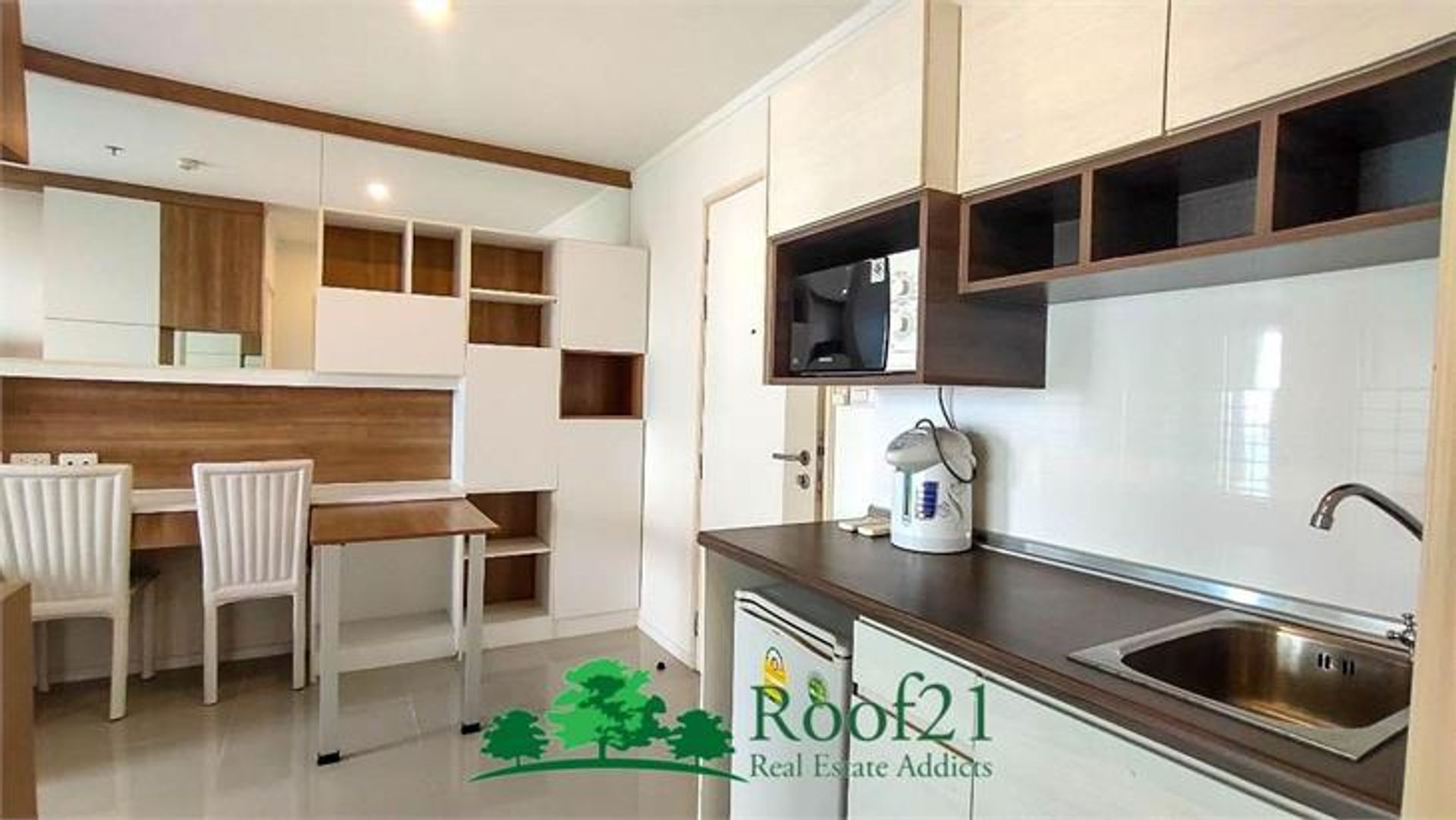 Condominium in Ban Nong Makok, Chon Buri 11179152