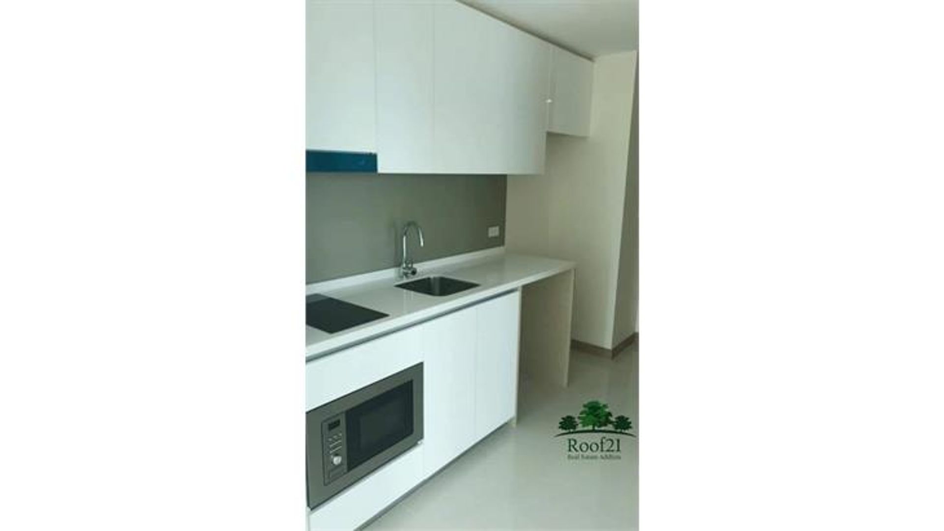 Condominium in Ban Thung Kha, Chonburi 11179507