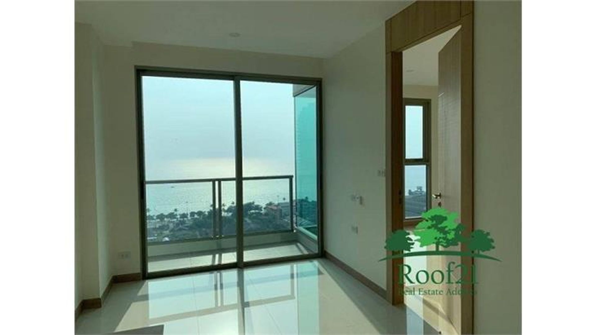 Condominium dans Ban Thung Kha, Chonburi 11179507