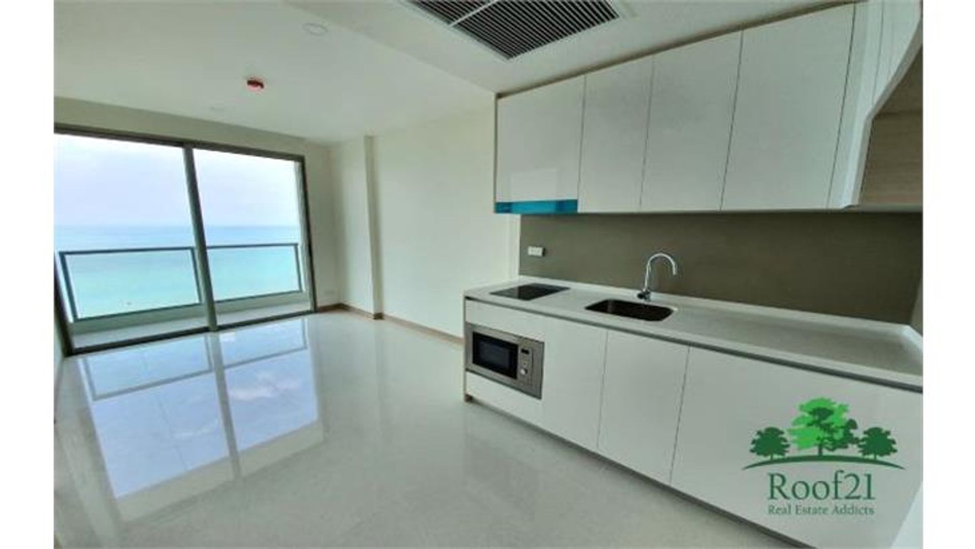 Condominium in Ban Phatthaya Nuea, Chon Buri 11179513