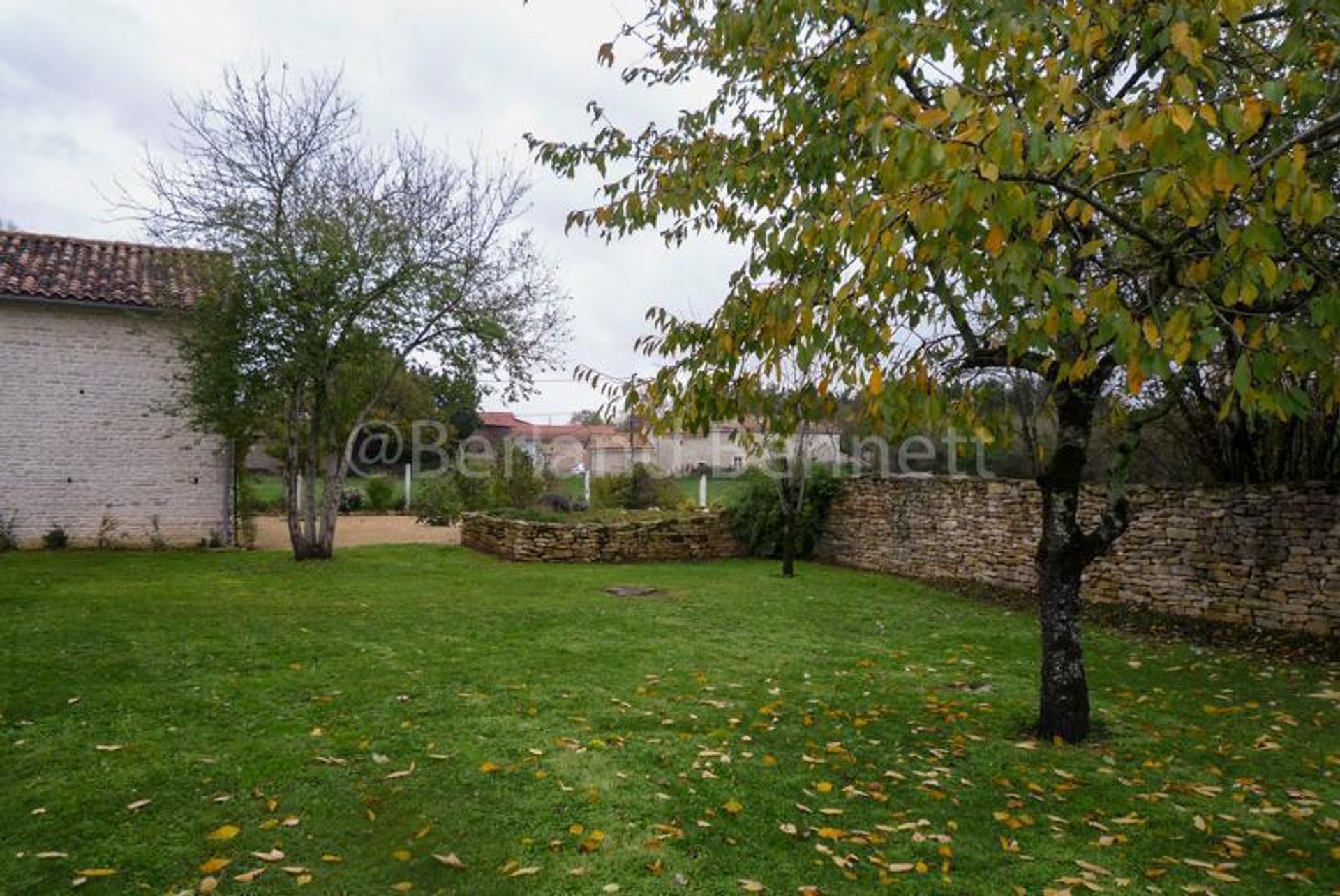 loger dans Sauzé-Vaussais, Nouvelle-Aquitaine 11179526