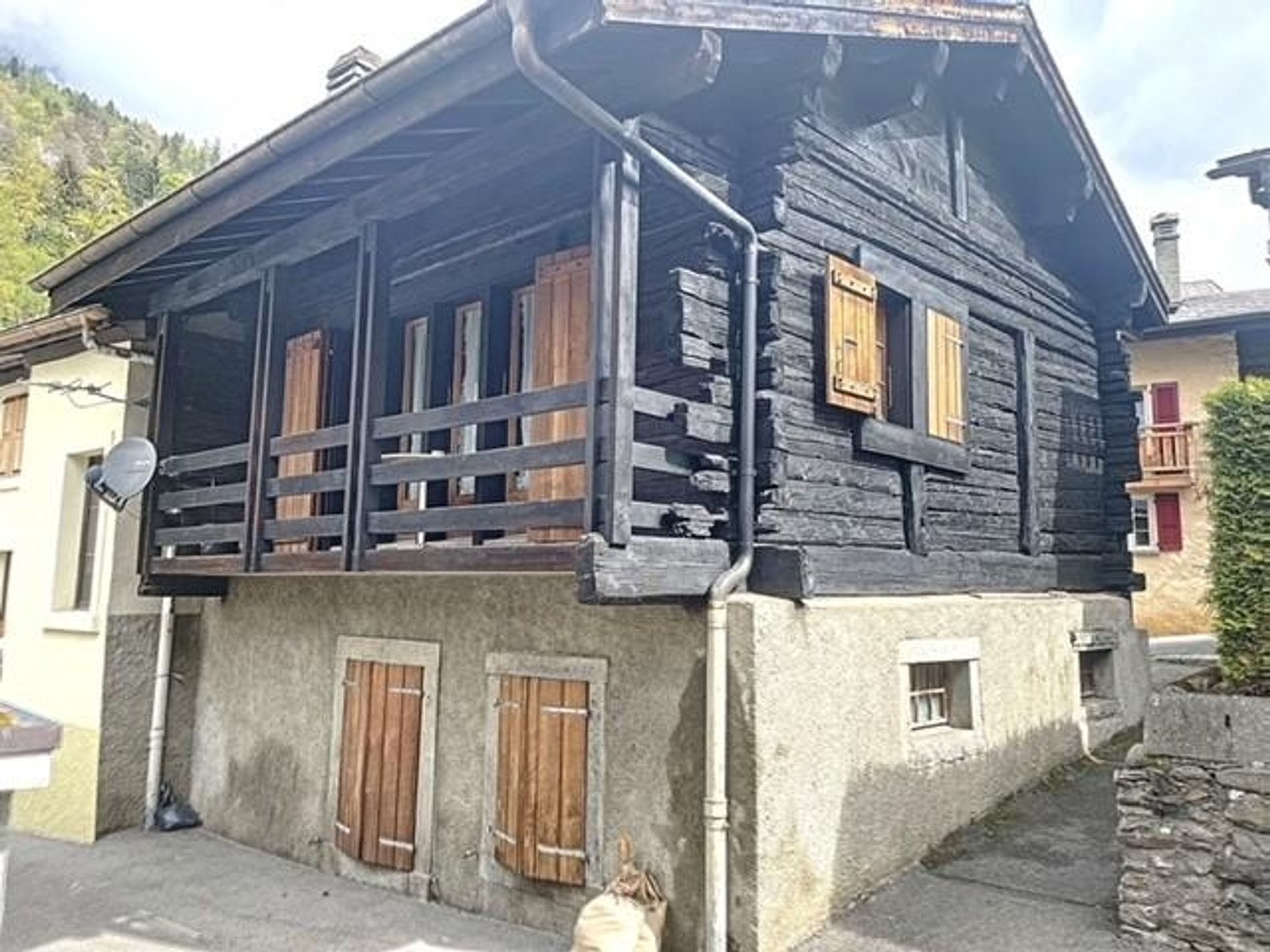 房子 在 Salvan, Valais 11179562