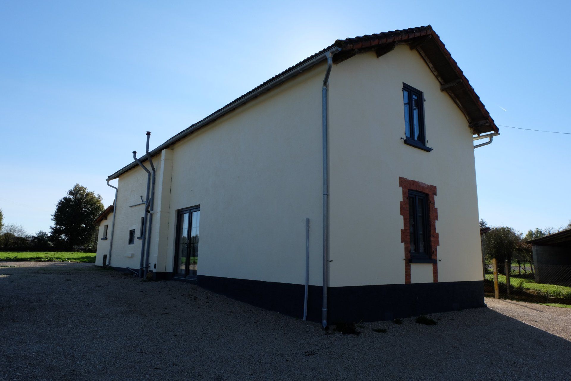 Condominium in Champagne-Mouton, Nouvelle-Aquitaine 11179661