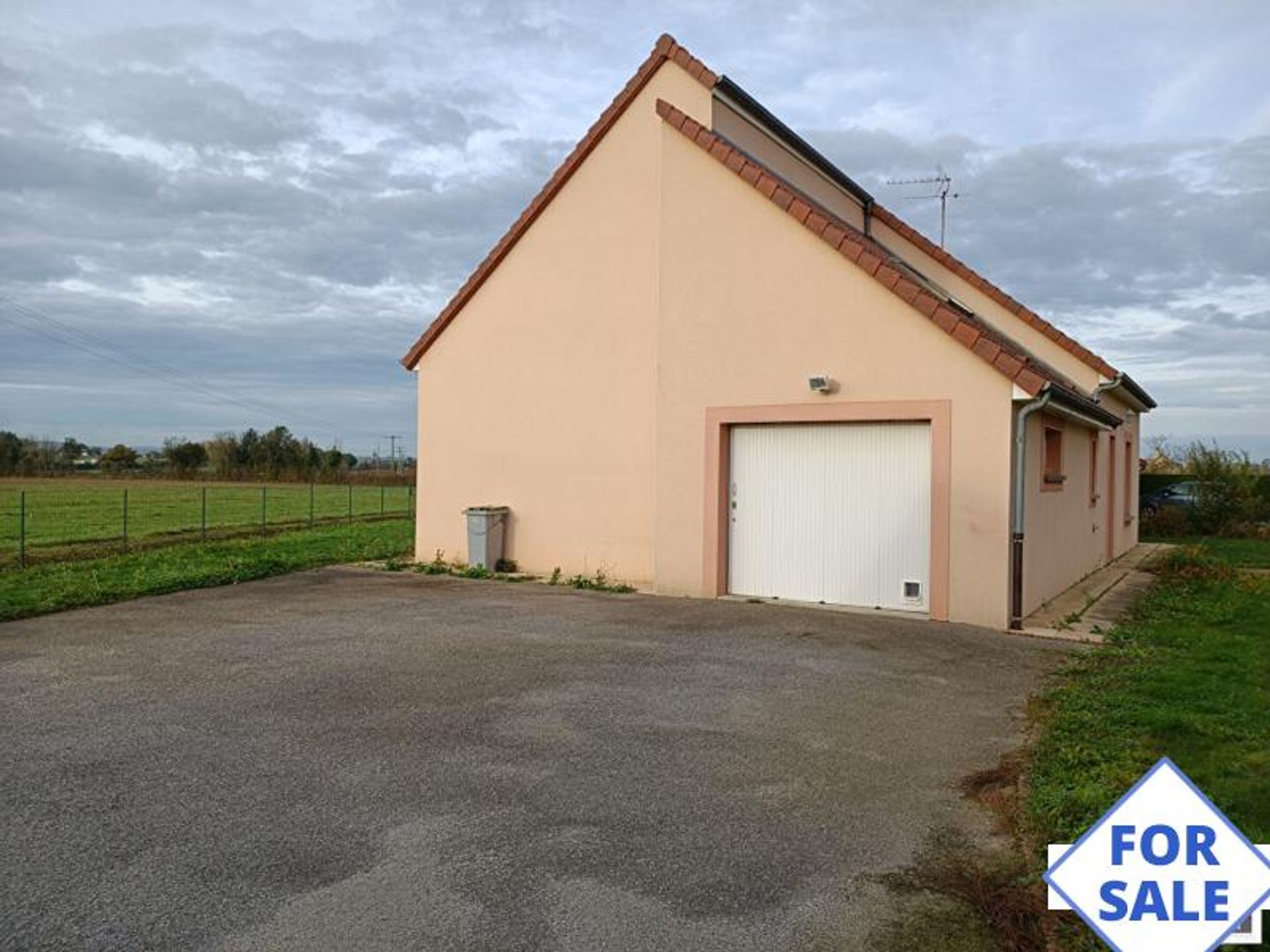 casa en Fresnay-sur-Sarthe, Pays de la Loire 11180102