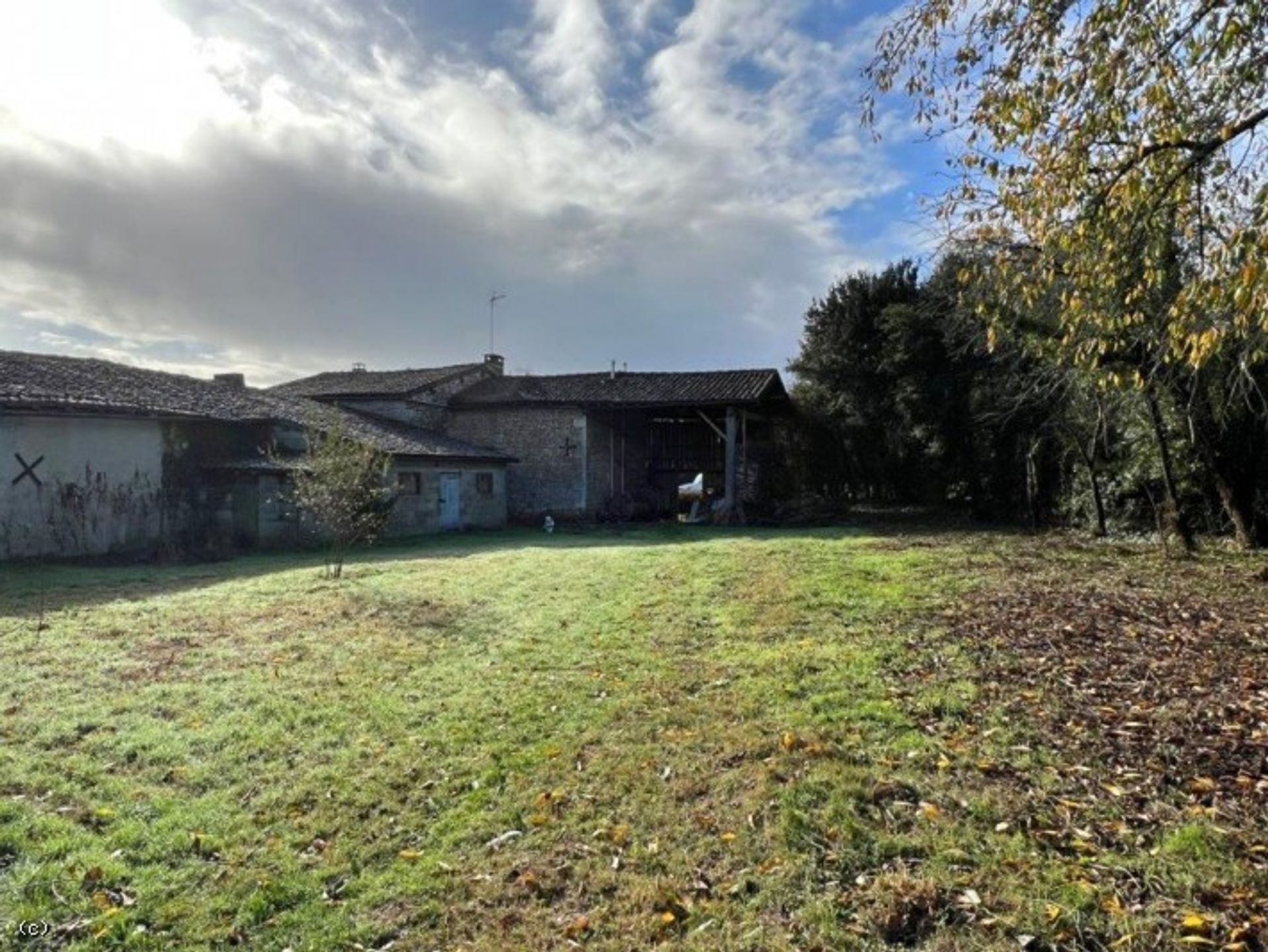 casa en Barro, Nouvelle-Aquitaine 11180191