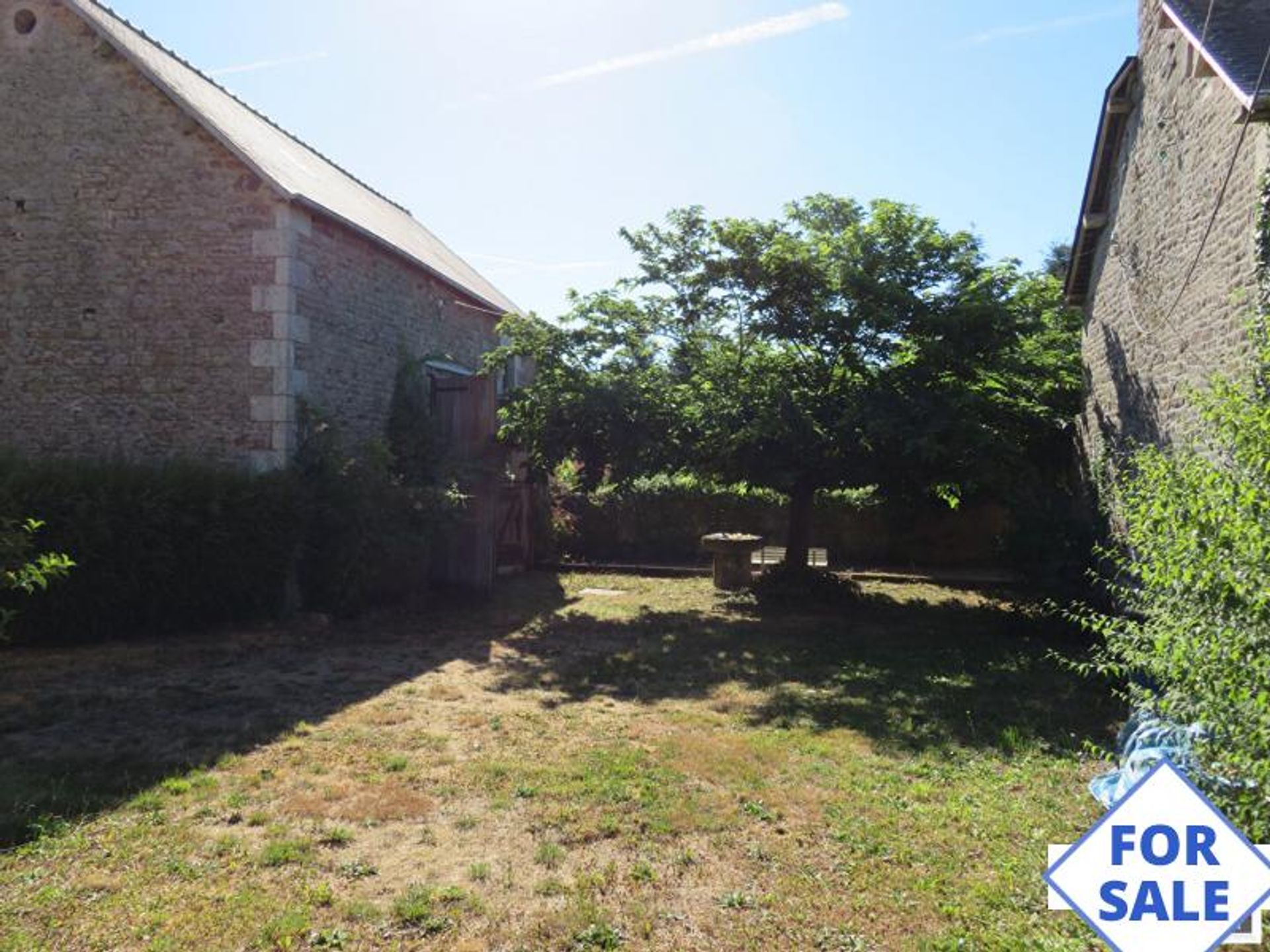 Casa nel Saint-Denis-sur-Sarthon, Normandy 11180265