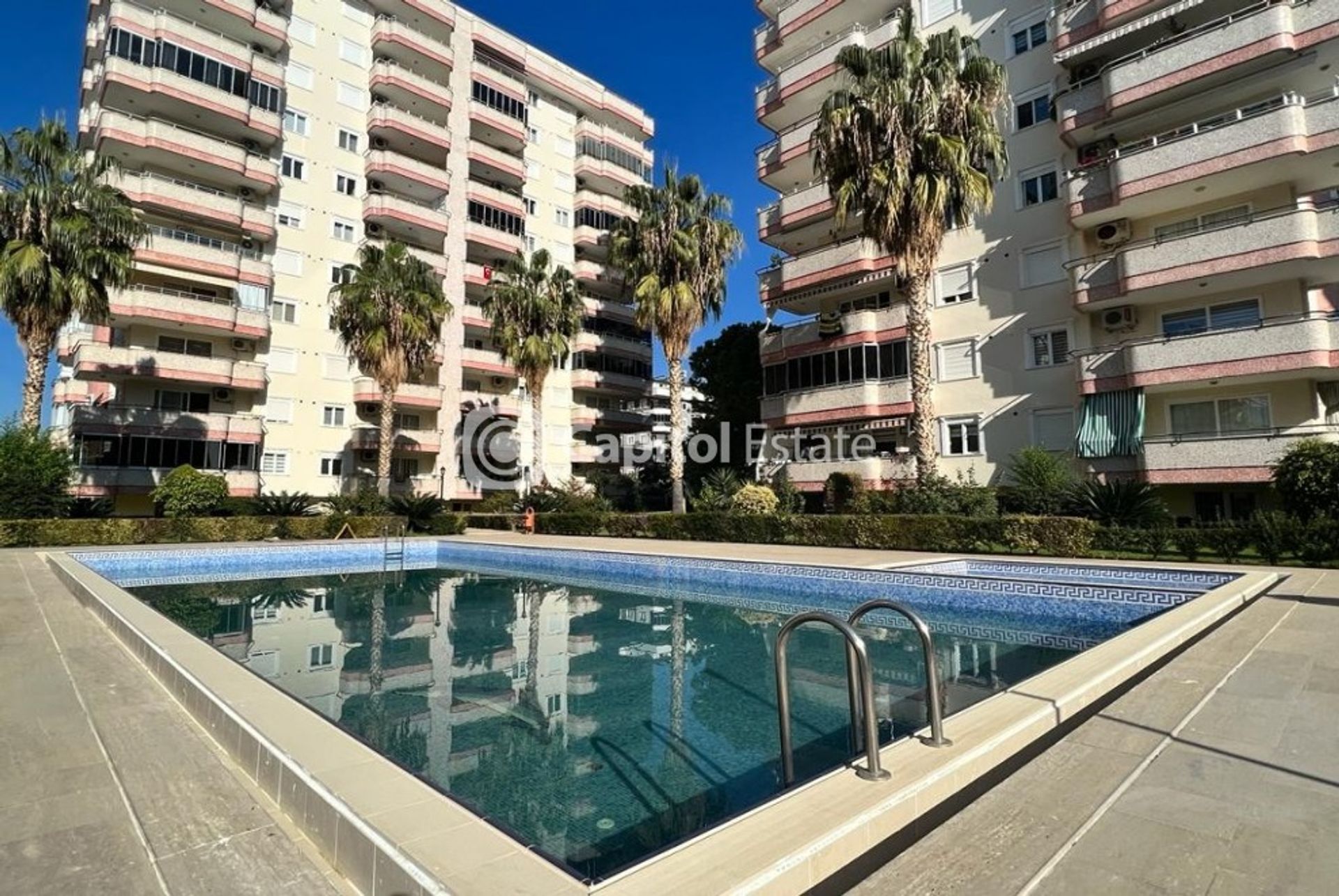 Condominio en Mahmutlar, Antalya 11180273