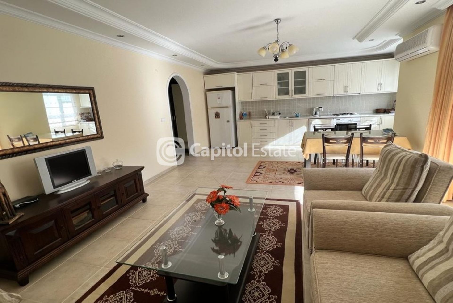 Condominio en Mahmutlar, Antalya 11180273