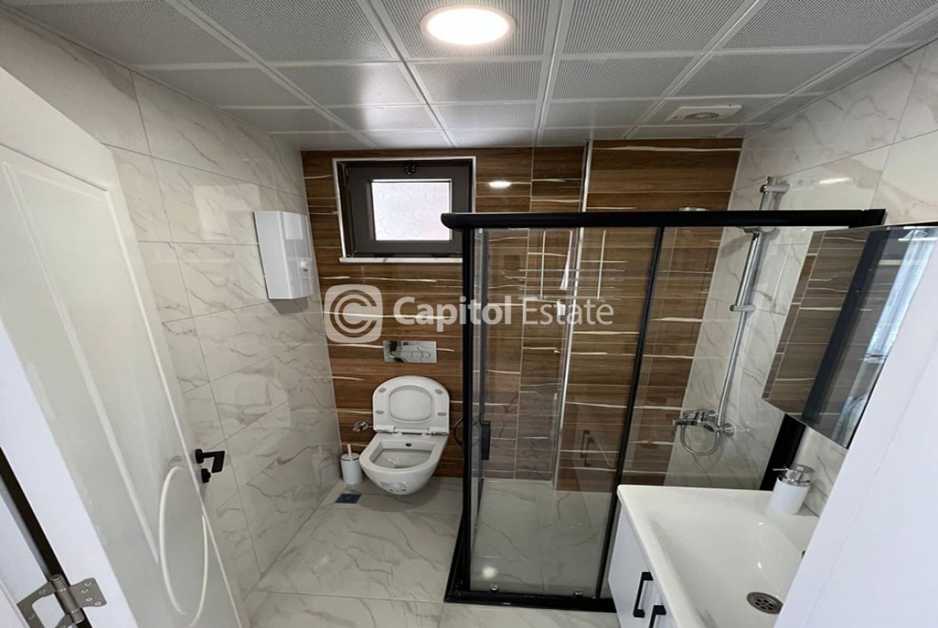 Condominio en Oba, Antalya 11180380