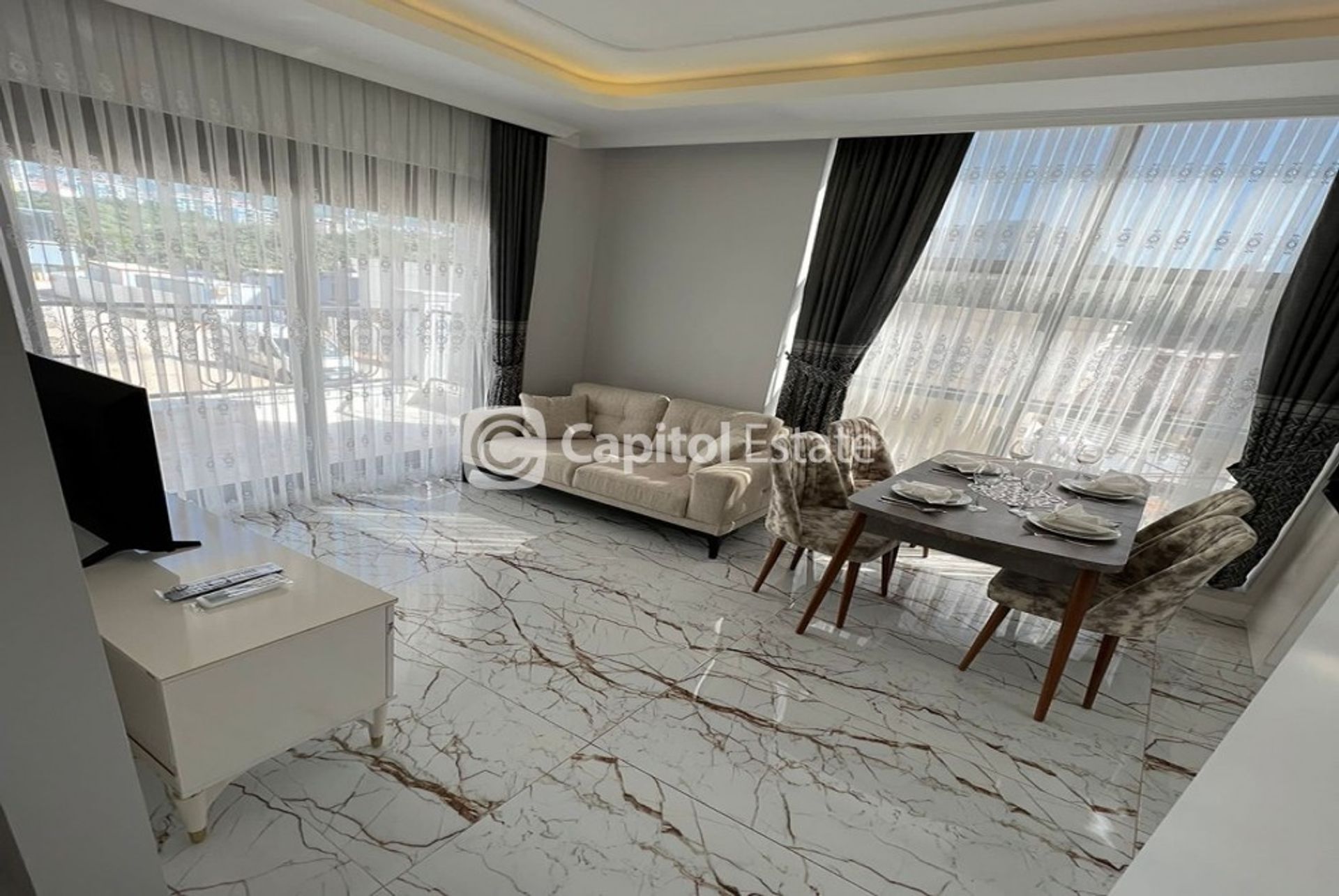 Condominio en Oba, Antalya 11180380