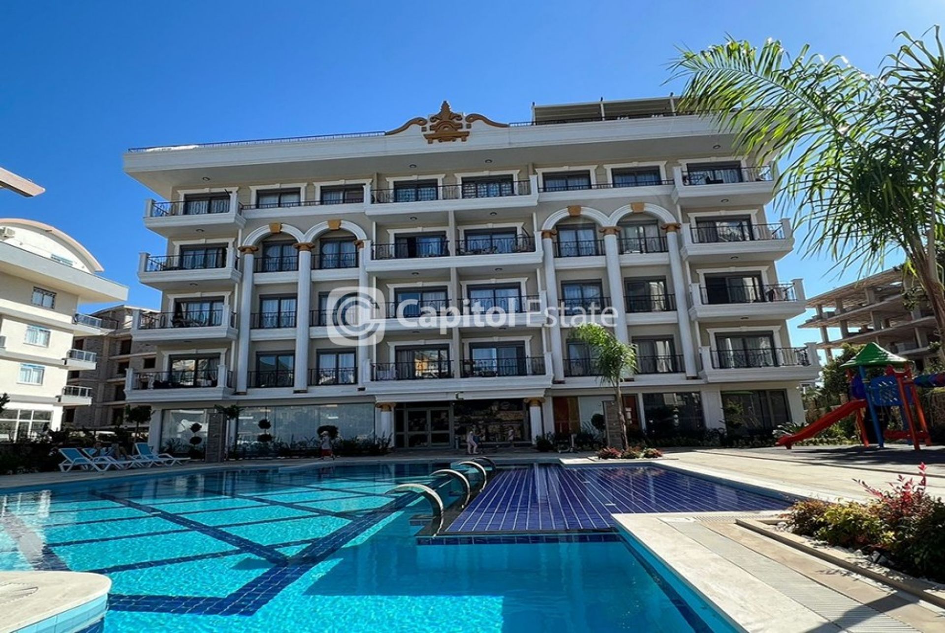 Condominio en Oba, Antalya 11180380