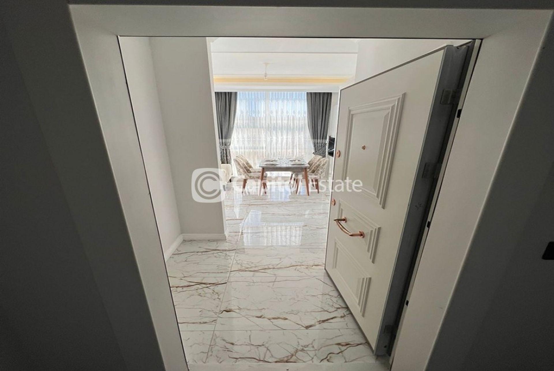 Condominio en Oba, Antalya 11180380