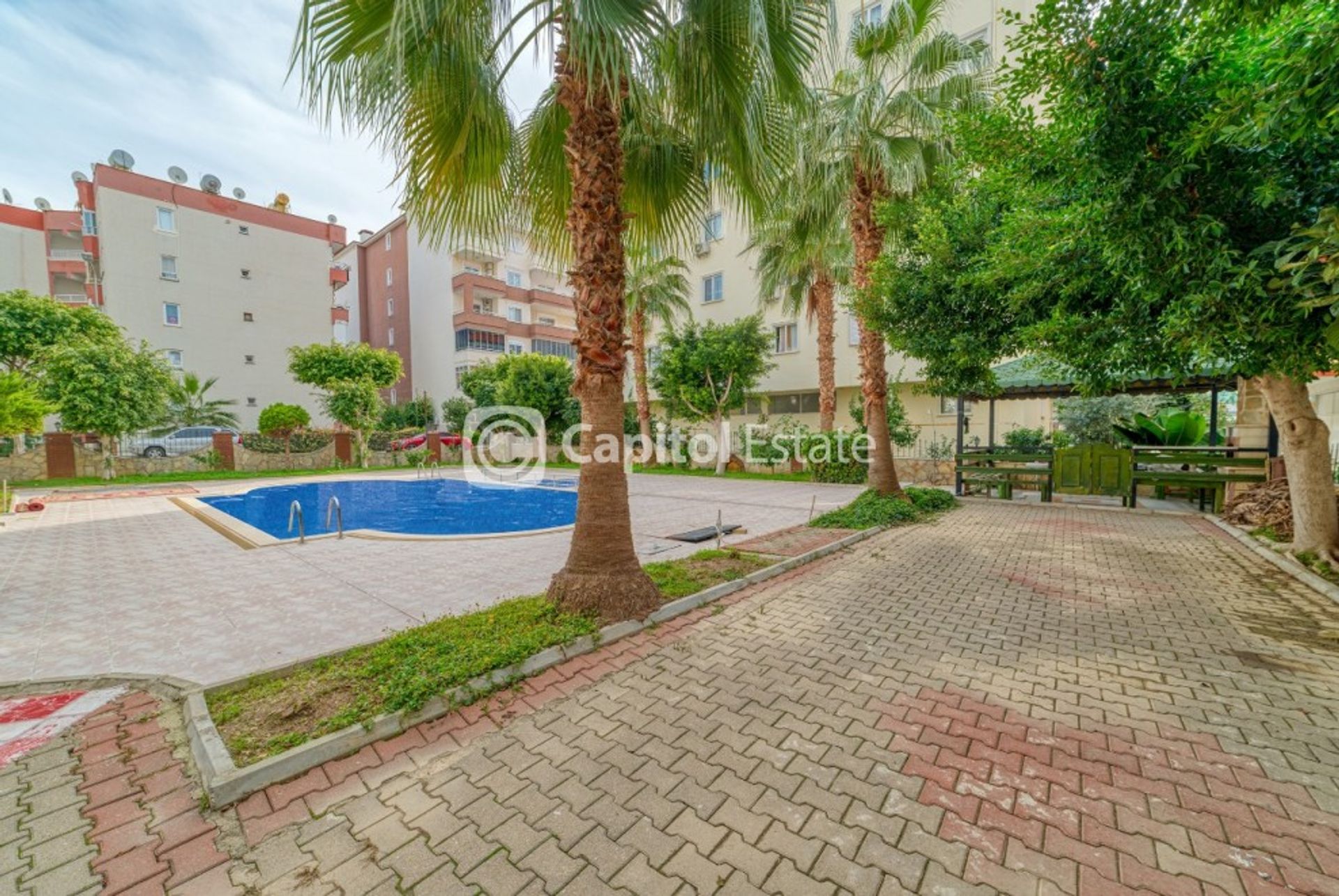 Condominium in Mahmutlar, Antalya 11180387