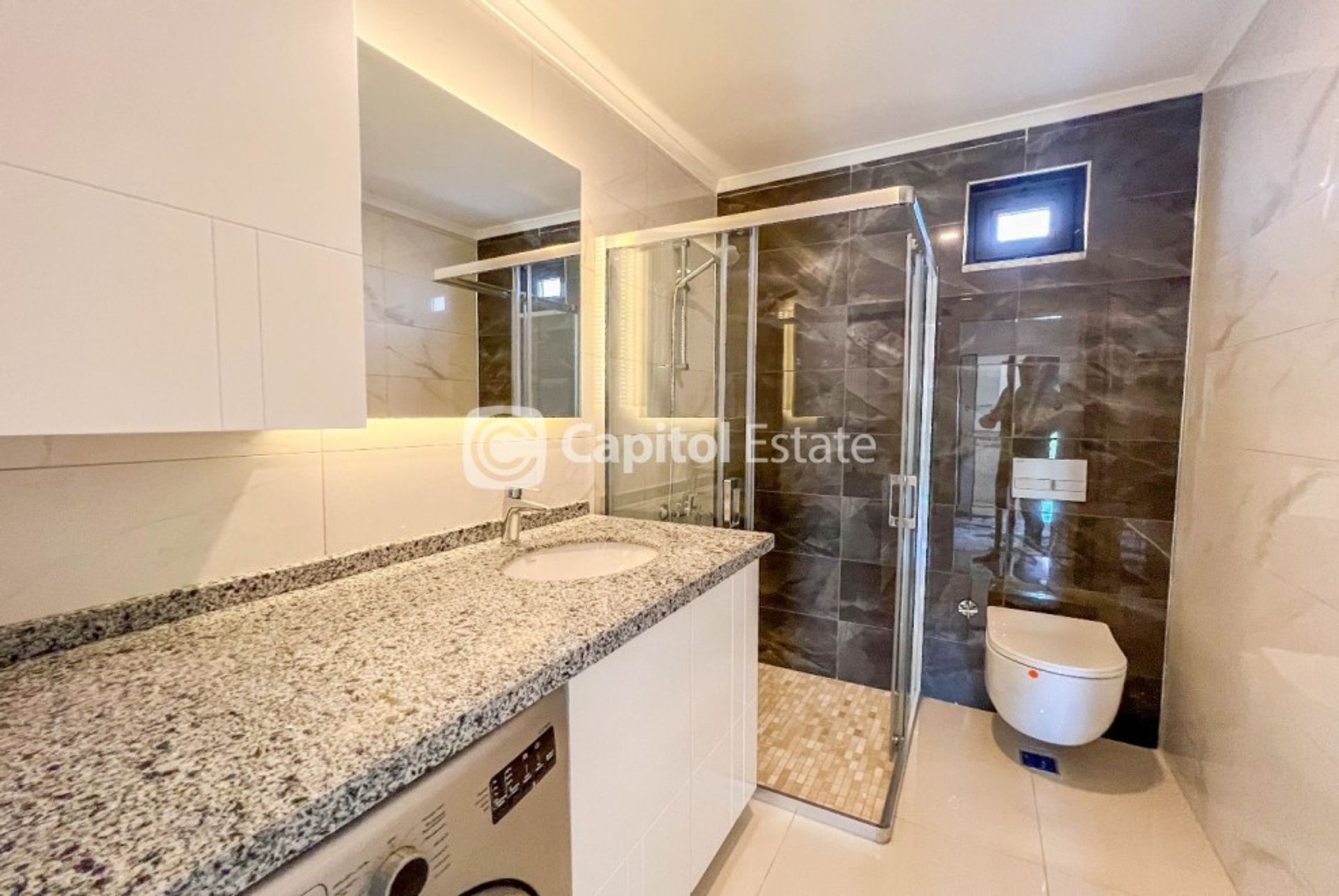 Condominium dans Mahmutlar, Antalya 11180422