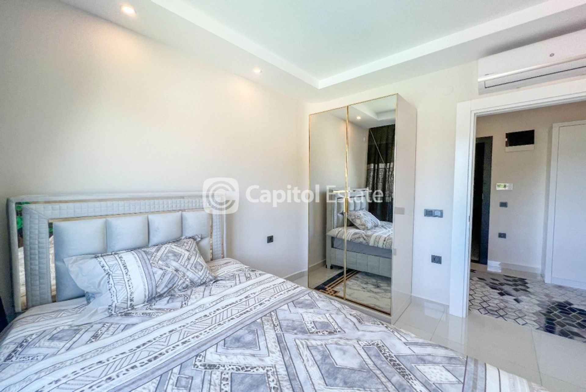 Condominium dans Mahmutlar, Antalya 11180422