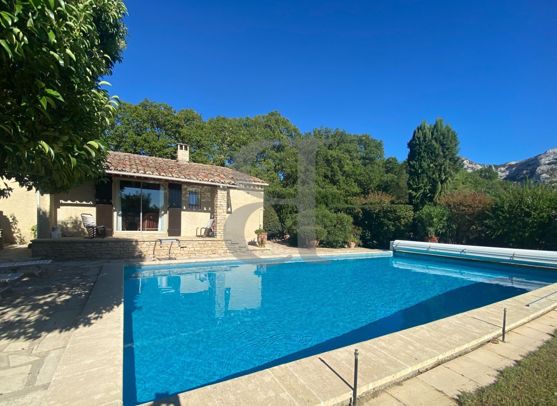 Hus i L'Isle-sur-la-Sorgue, Provence-Alpes-Cote d'Azur 11180449