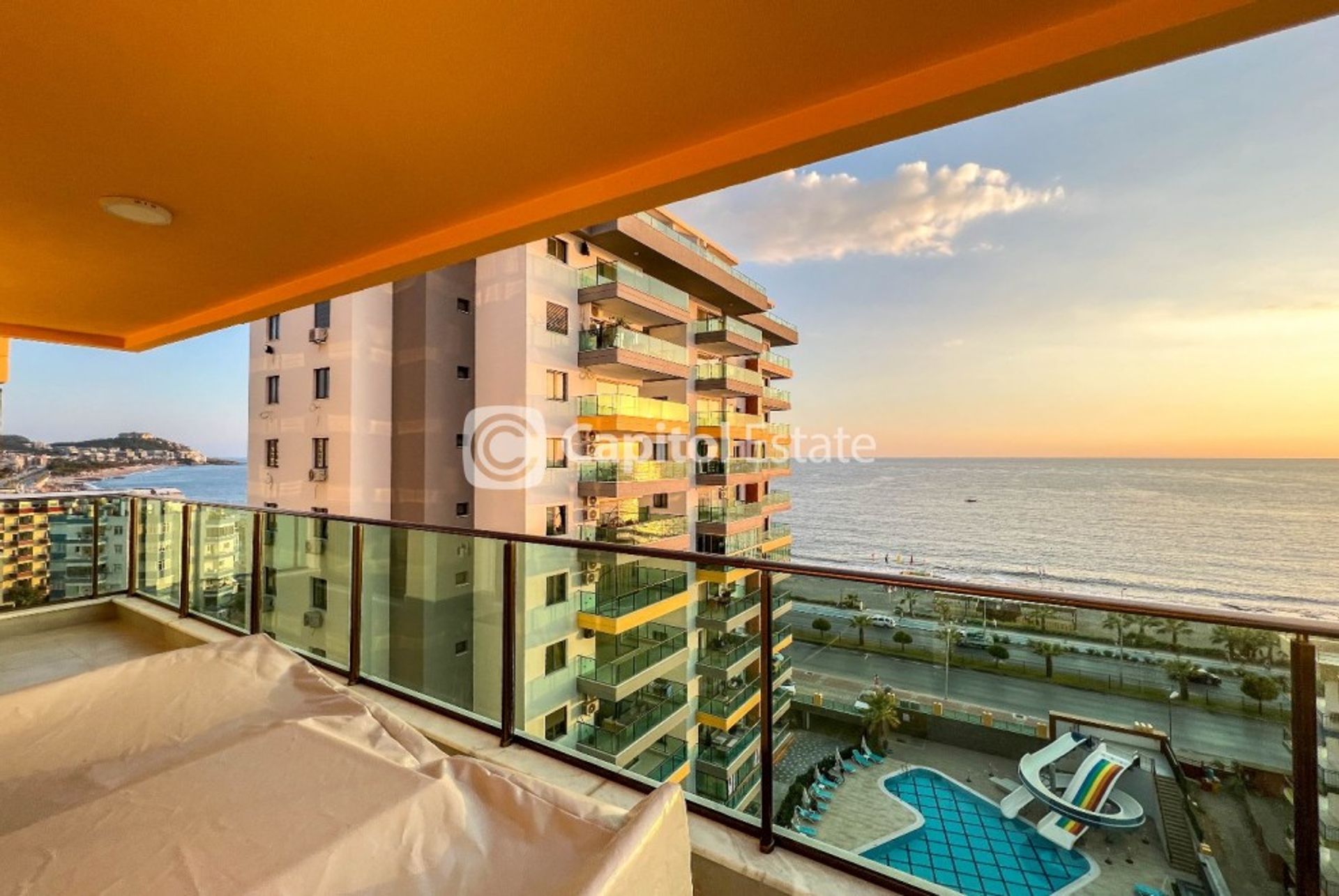 Condominium in Mahmutlar, Antalya 11180544