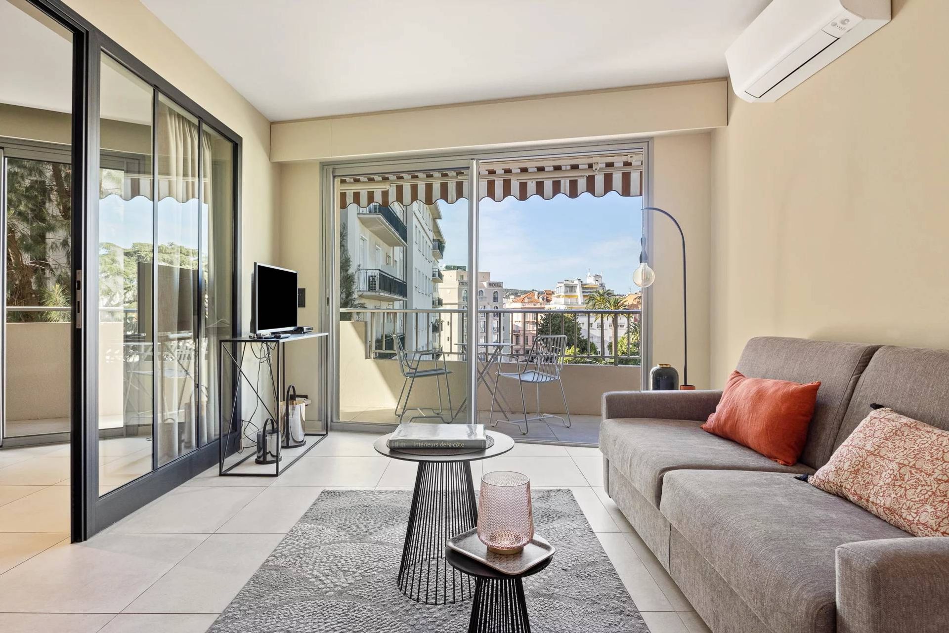 Condominium in Cannes, Provence-Alpes-Côte d'Azur 11180908