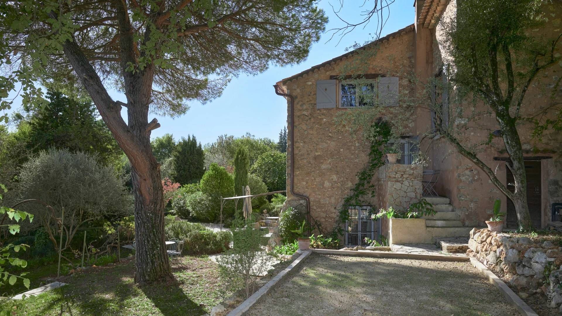 Casa nel Roquefort-les-Pins, Provence-Alpes-Côte d'Azur 11180939