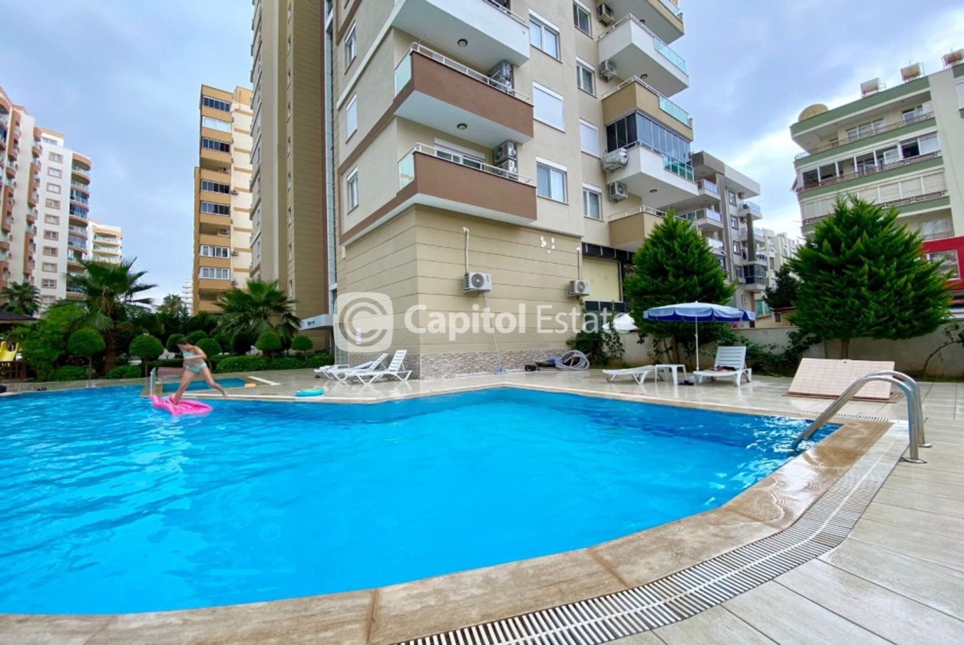 Condominio en Mahmutlar, Antalya 11181072