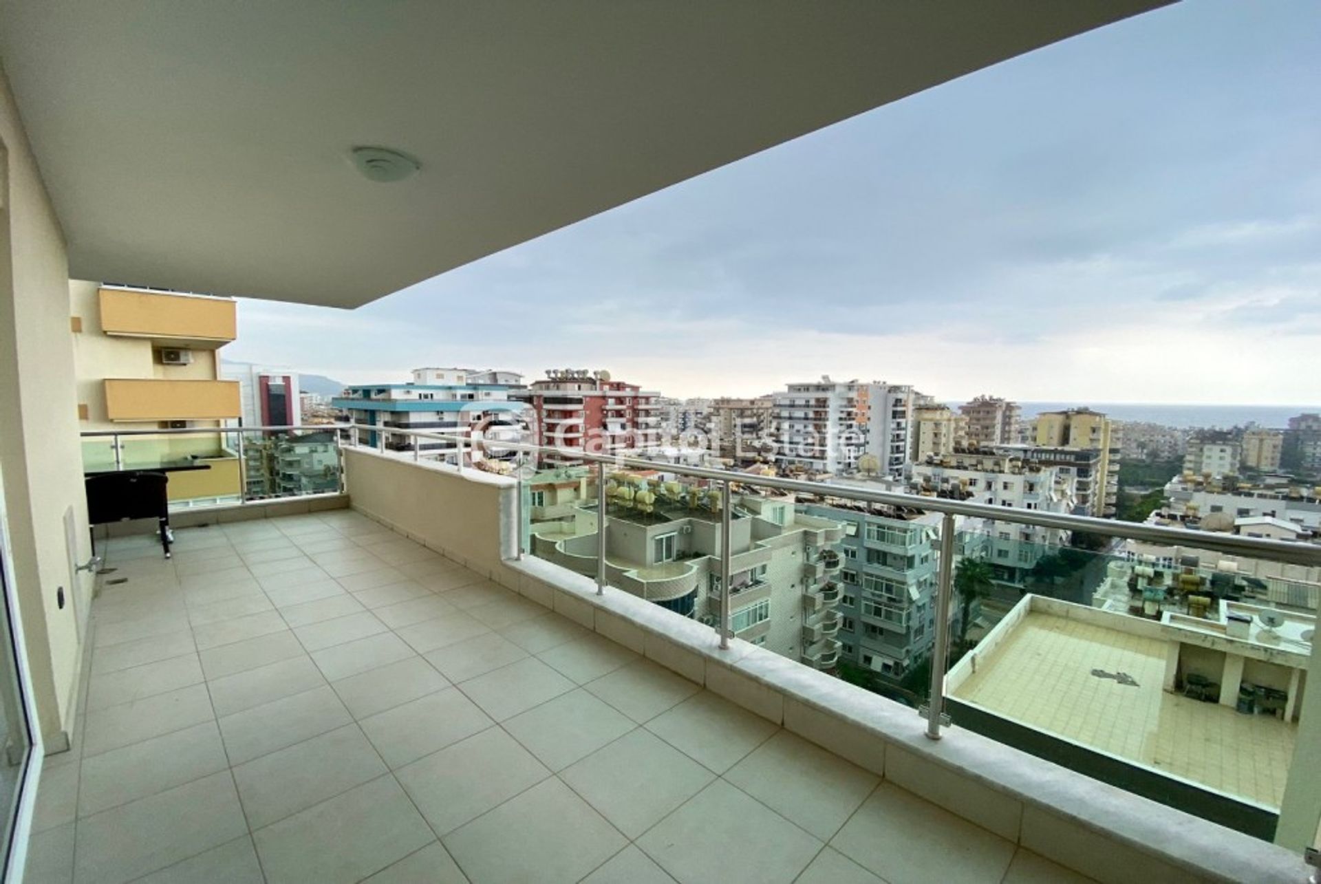 Condominium dans Mahmutlar, Antalya 11181072