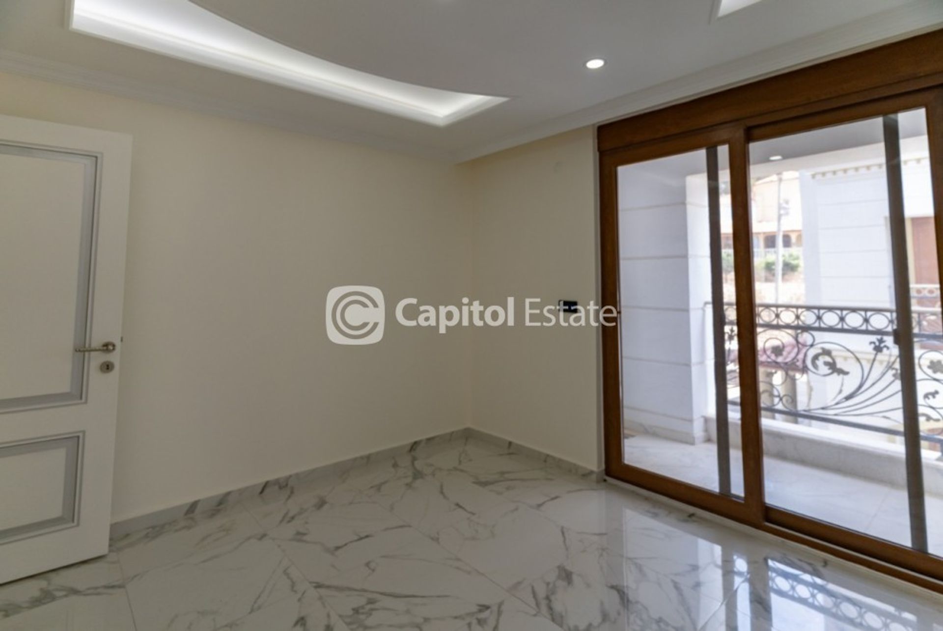 Condominium in Avsallar, Antalya 11181295