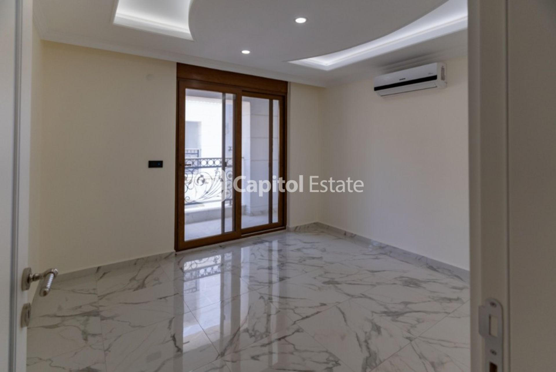 Condominium in Avsallar, Antalya 11181295