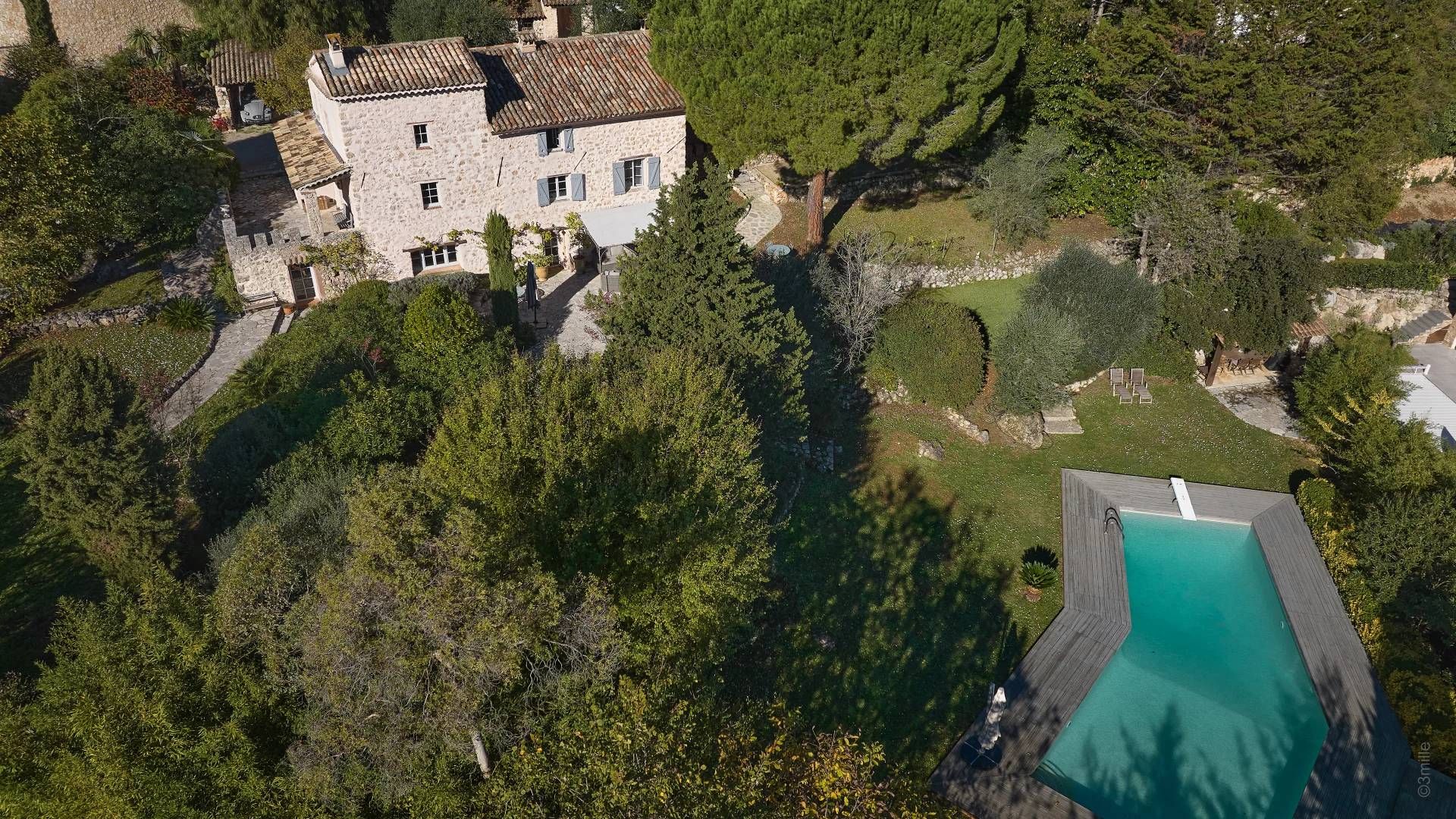 Rumah di Rencana Le, Provence-Alpes-Cote d'Azur 11181439