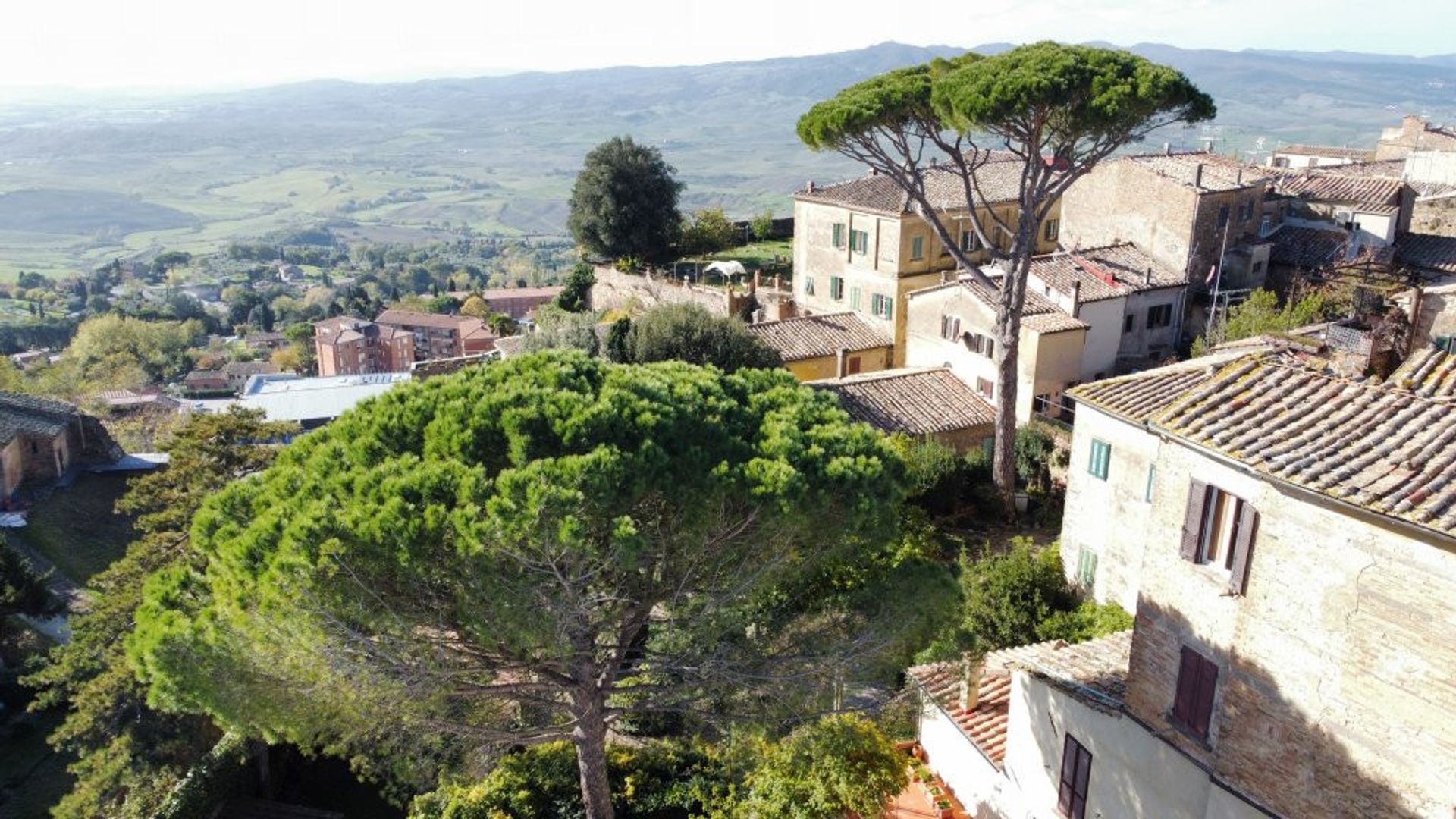 Osakehuoneisto sisään Volterra, Toscana 11181524