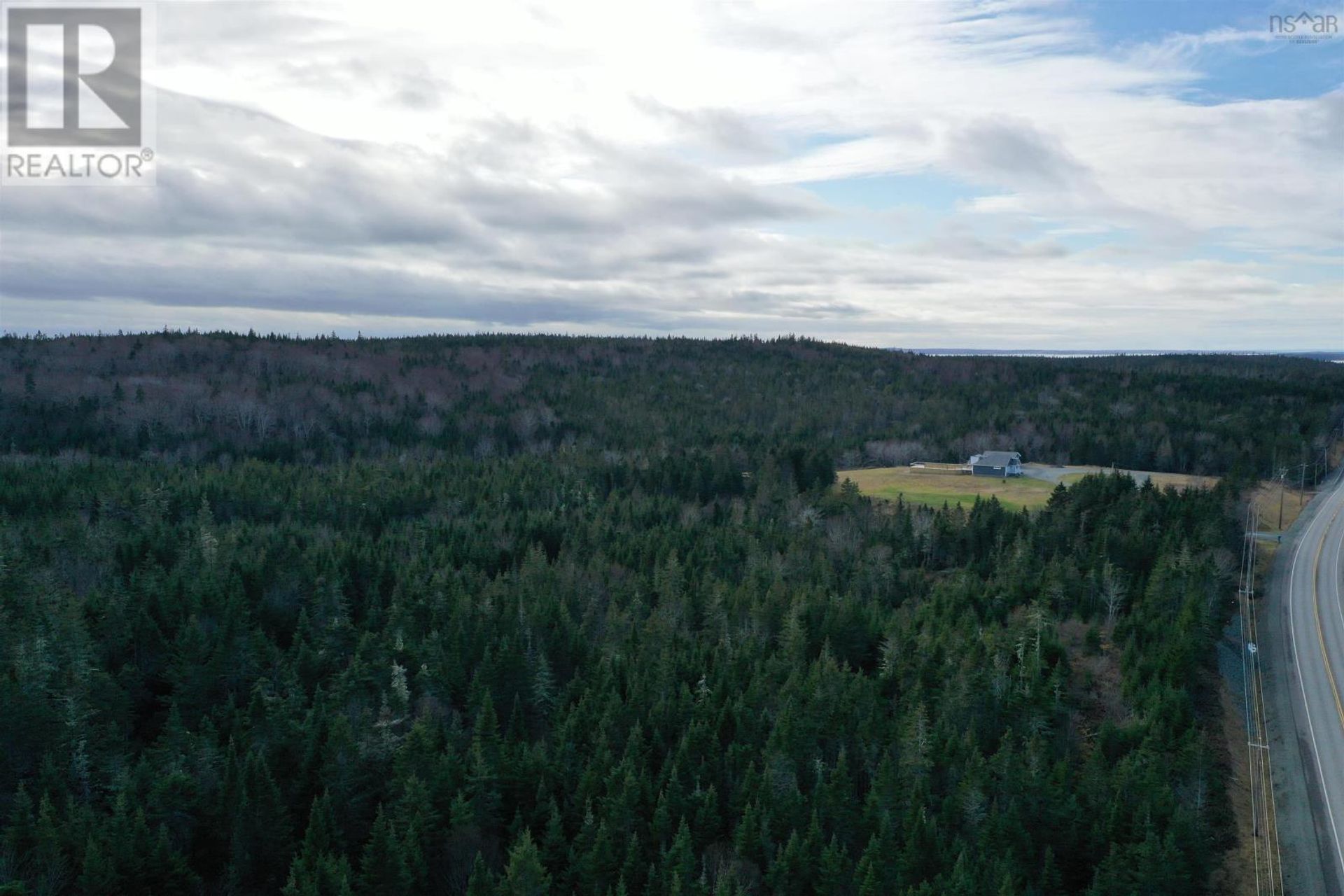 土地 在 Baddeck, Nova Scotia 11181673