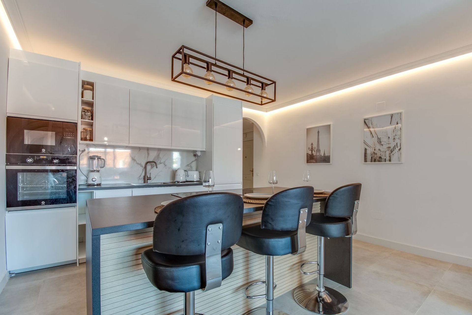 Condominium in Marbella, Andalucía 11182541