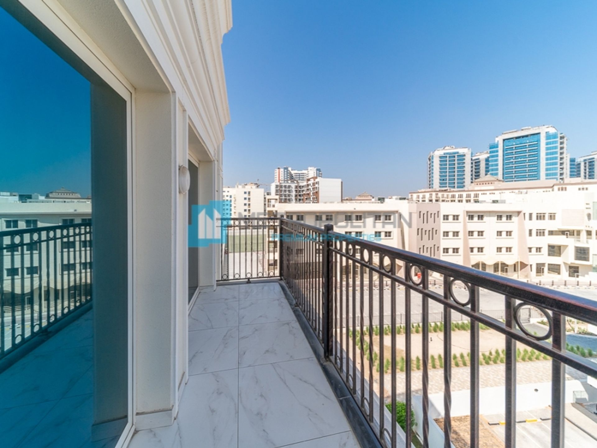 Condominium in دبي, دبي 11184520