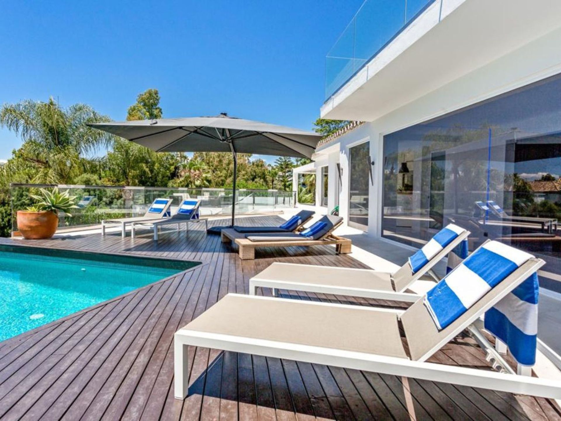 Haus im Marbella, Andalucía 11184734