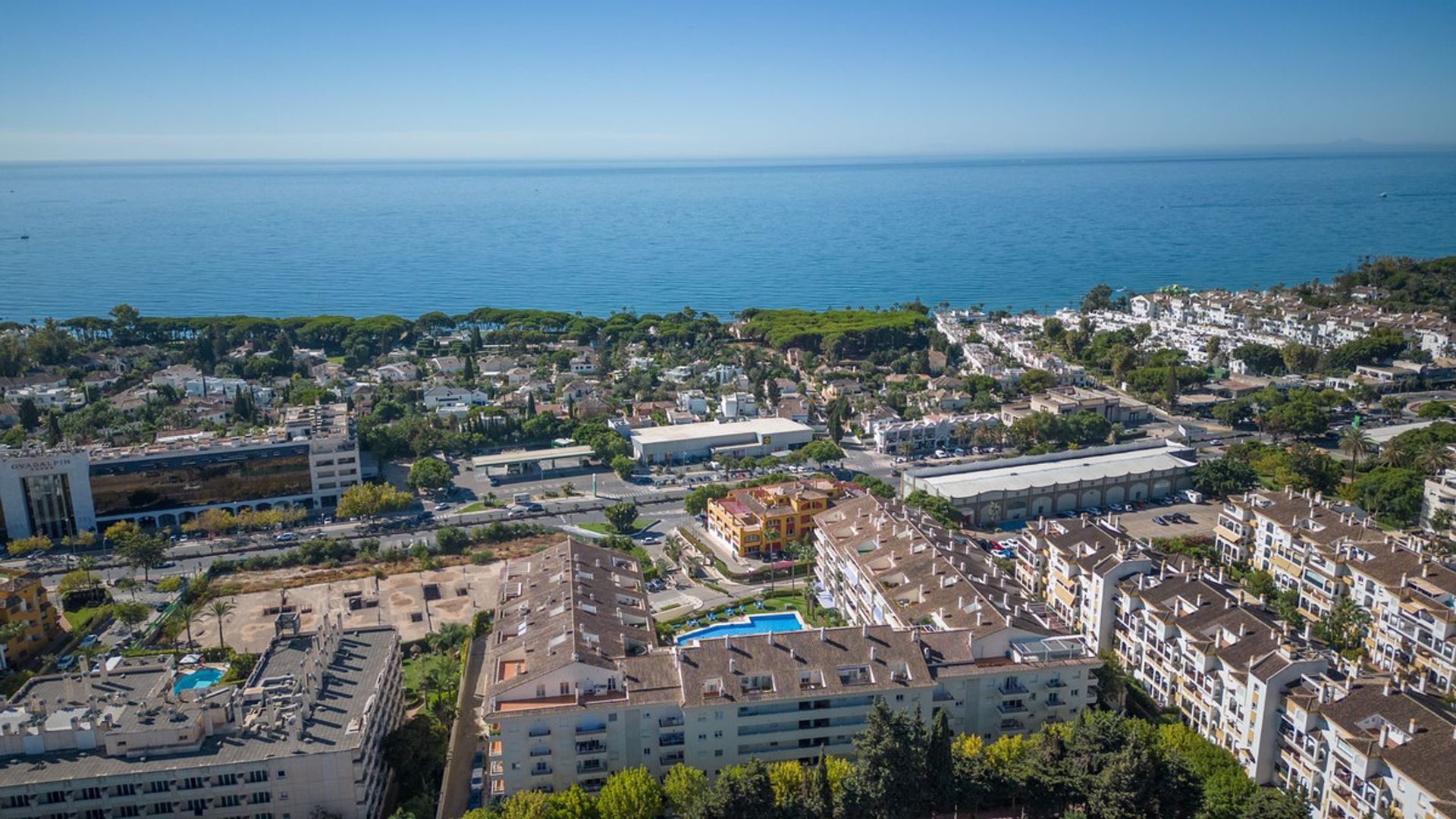 Condominium in Marbella, Andalucía 11184987