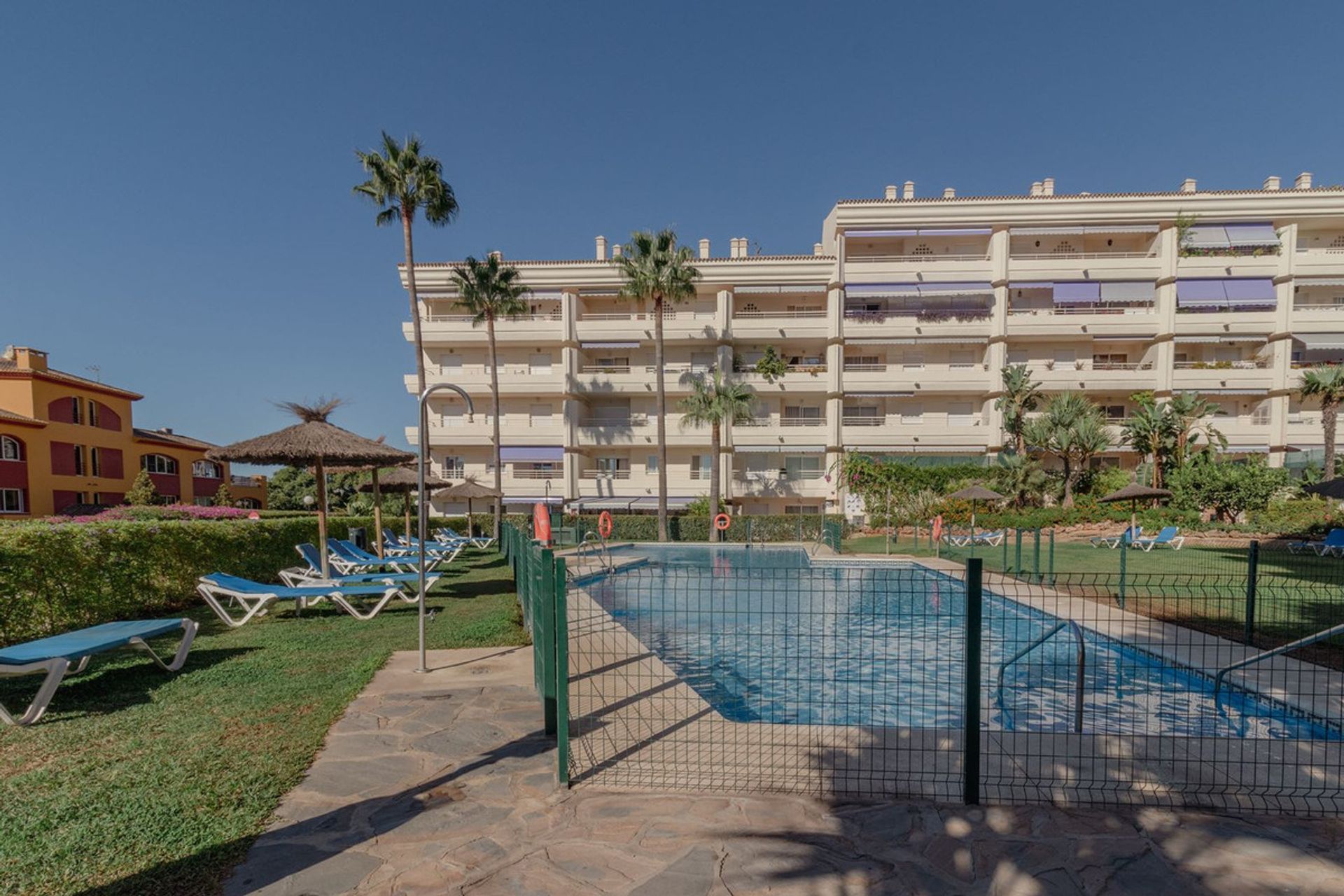 Condominium in Marbella, Andalucía 11184987