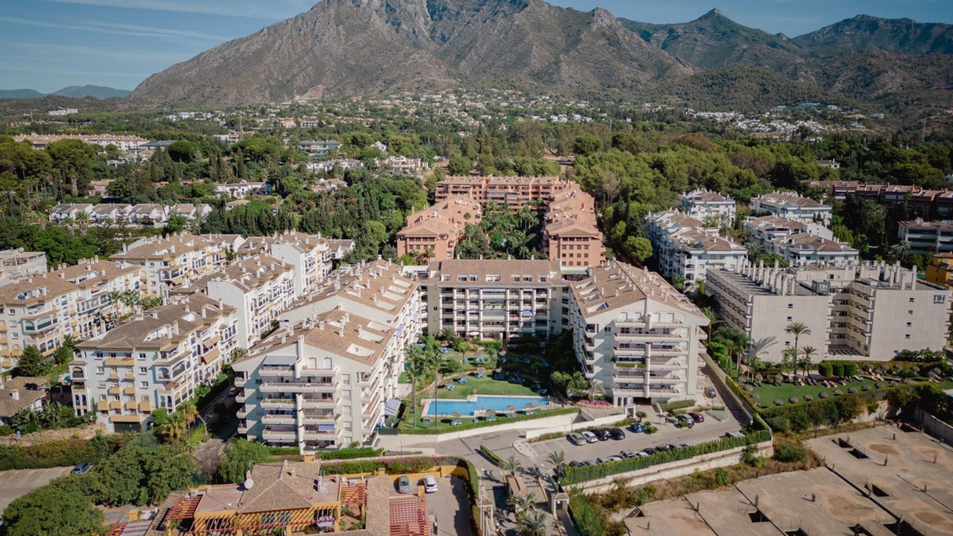 Condominium in Marbella, Andalucía 11184987