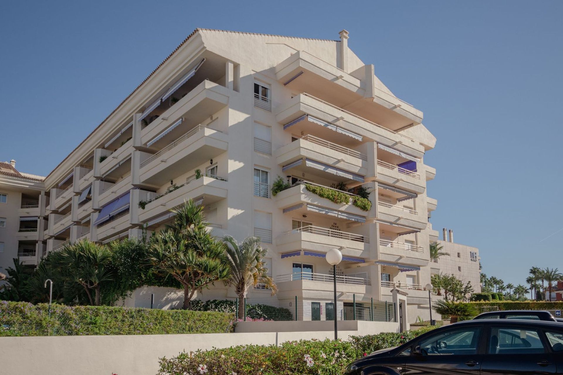 Condominium in Marbella, Andalucía 11184987