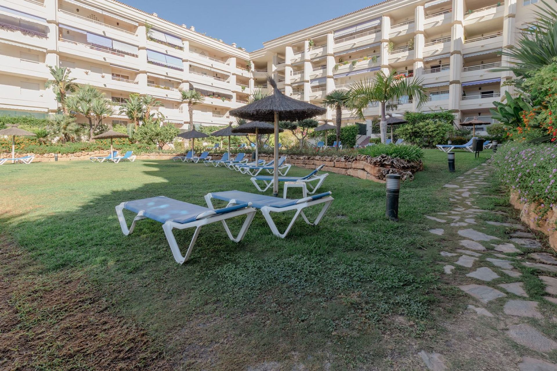 Condominium in Marbella, Andalucía 11184987