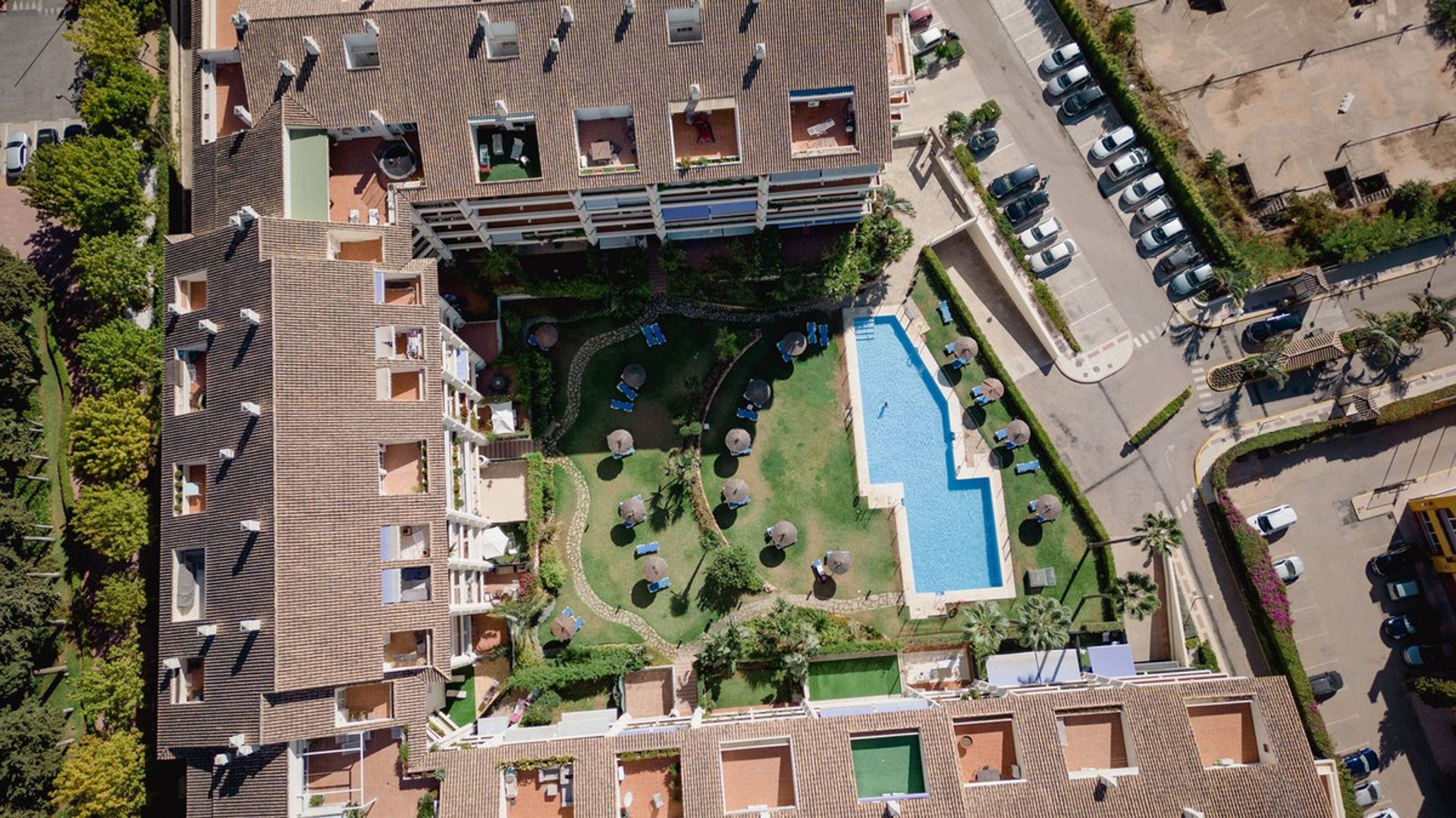 Condominium in Marbella, Andalucía 11184987