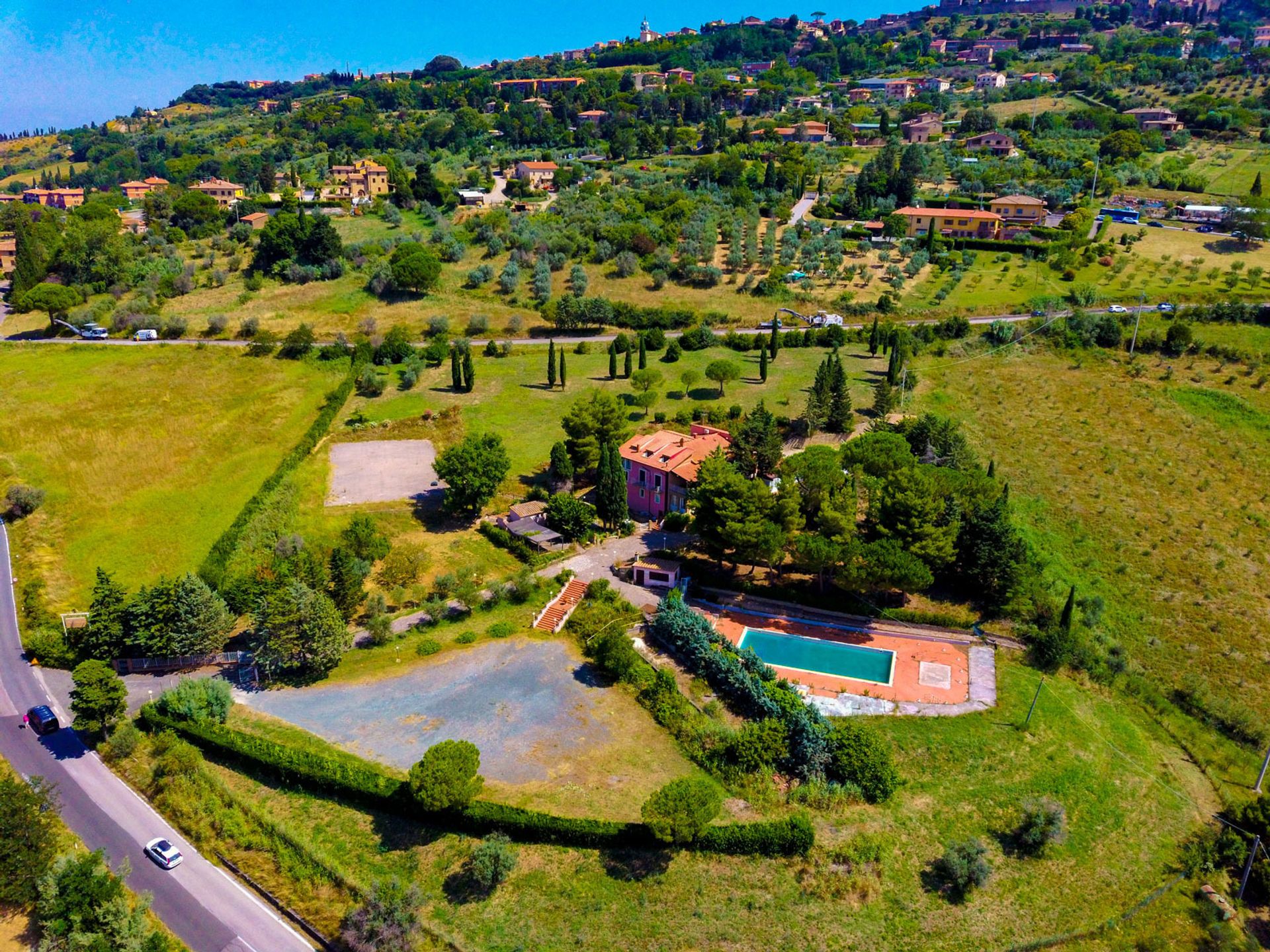 Otro en Volterra, Tuscany 11185202