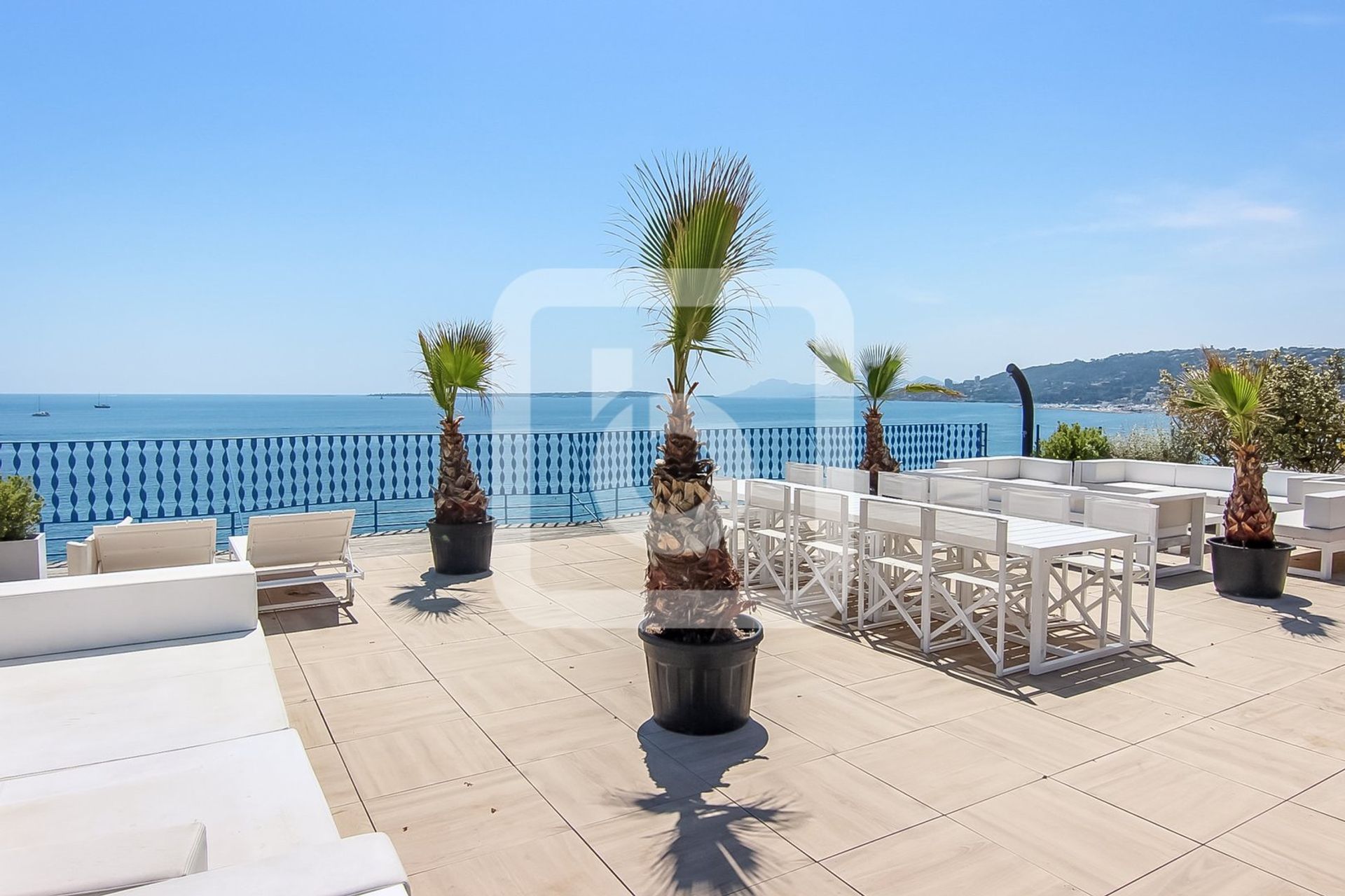 Condominium dans Antibes, Provence-Alpes-Côte d'Azur 11185563