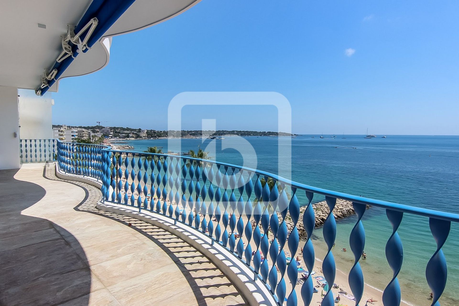 Condominium dans Antibes, Provence-Alpes-Côte d'Azur 11185630