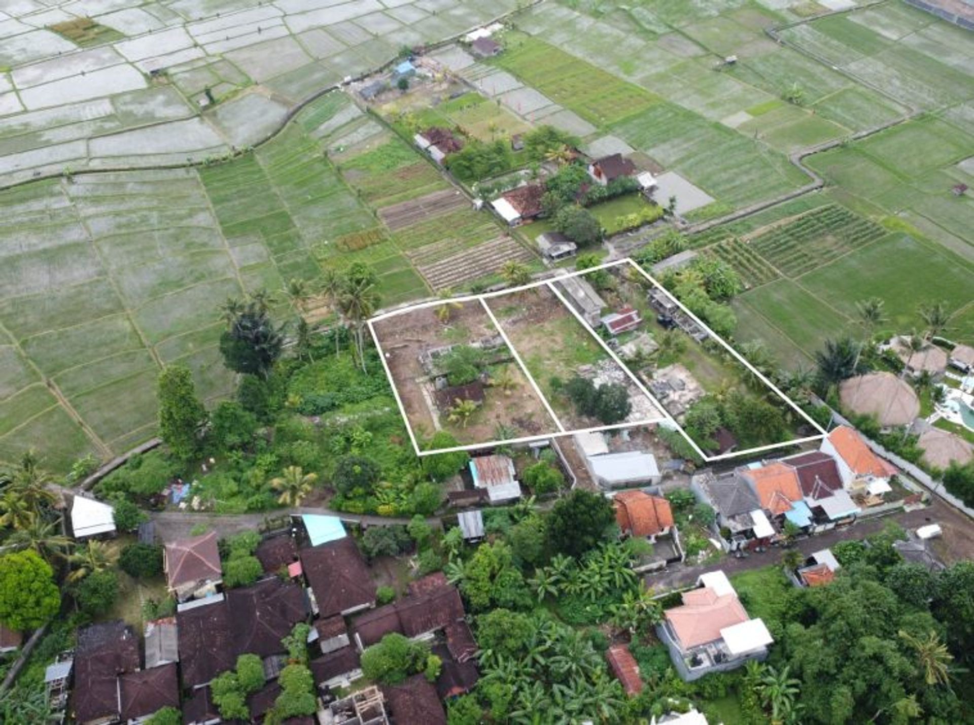 Maa sisään Banjar Lalangpasek, Bali 11185692