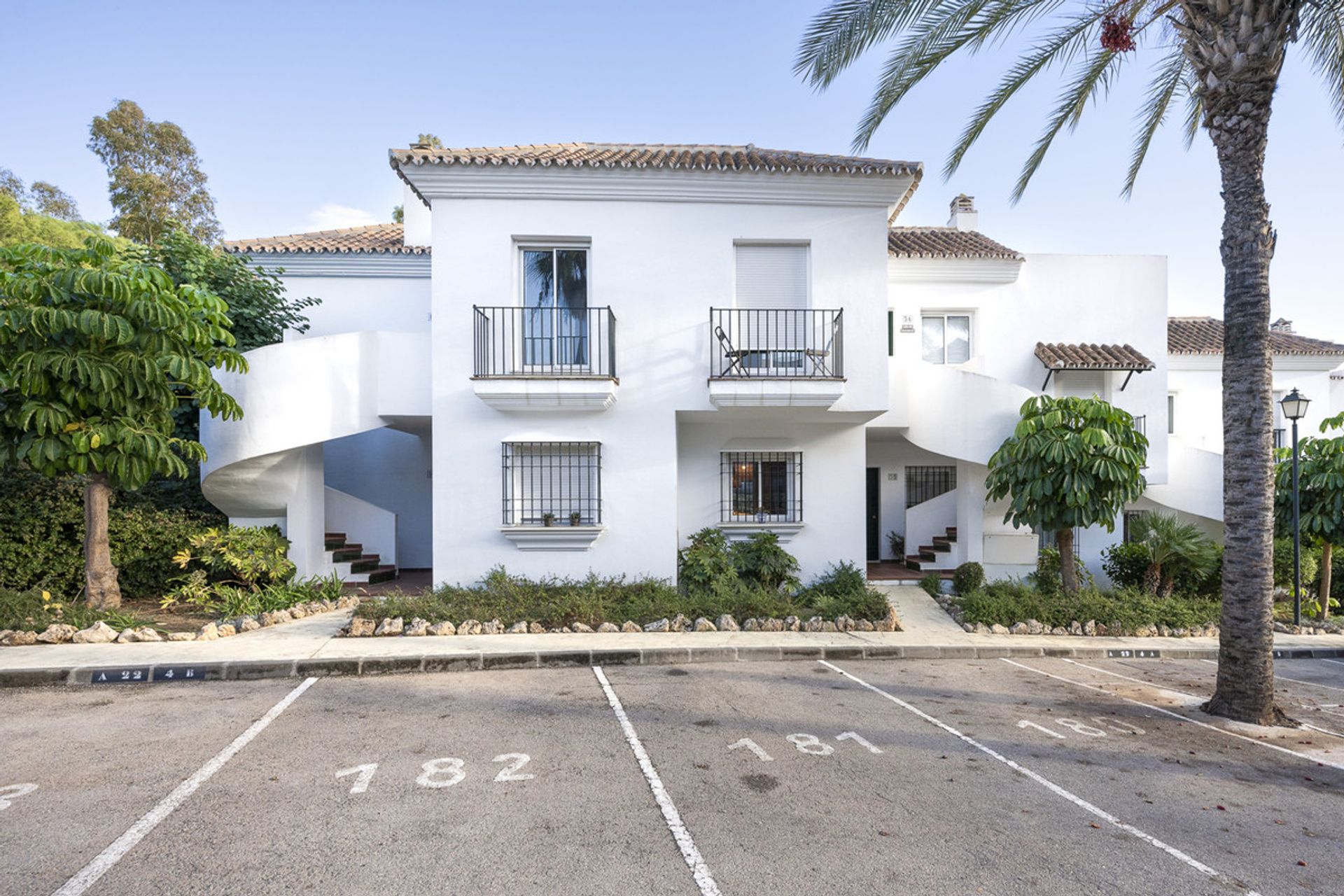 Condominium in Marbella, Andalucía 11185734