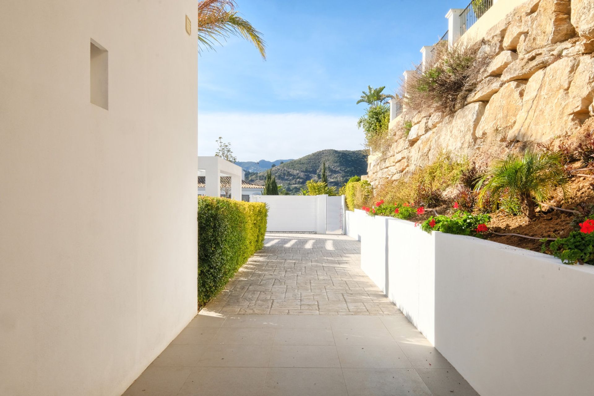 House in Benahavís, Andalusia 11185985