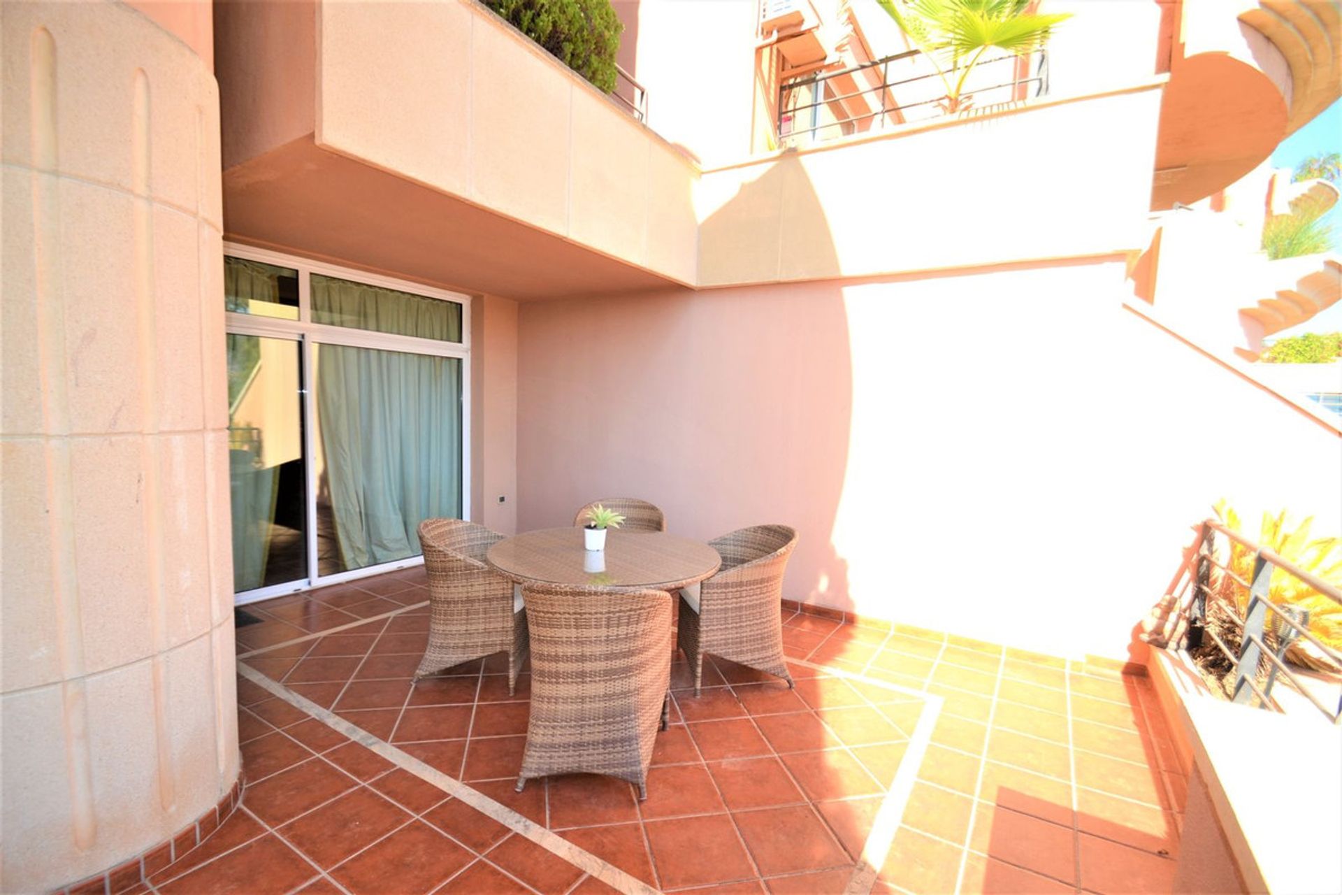 Condominium in Marbella, Andalucía 11185988