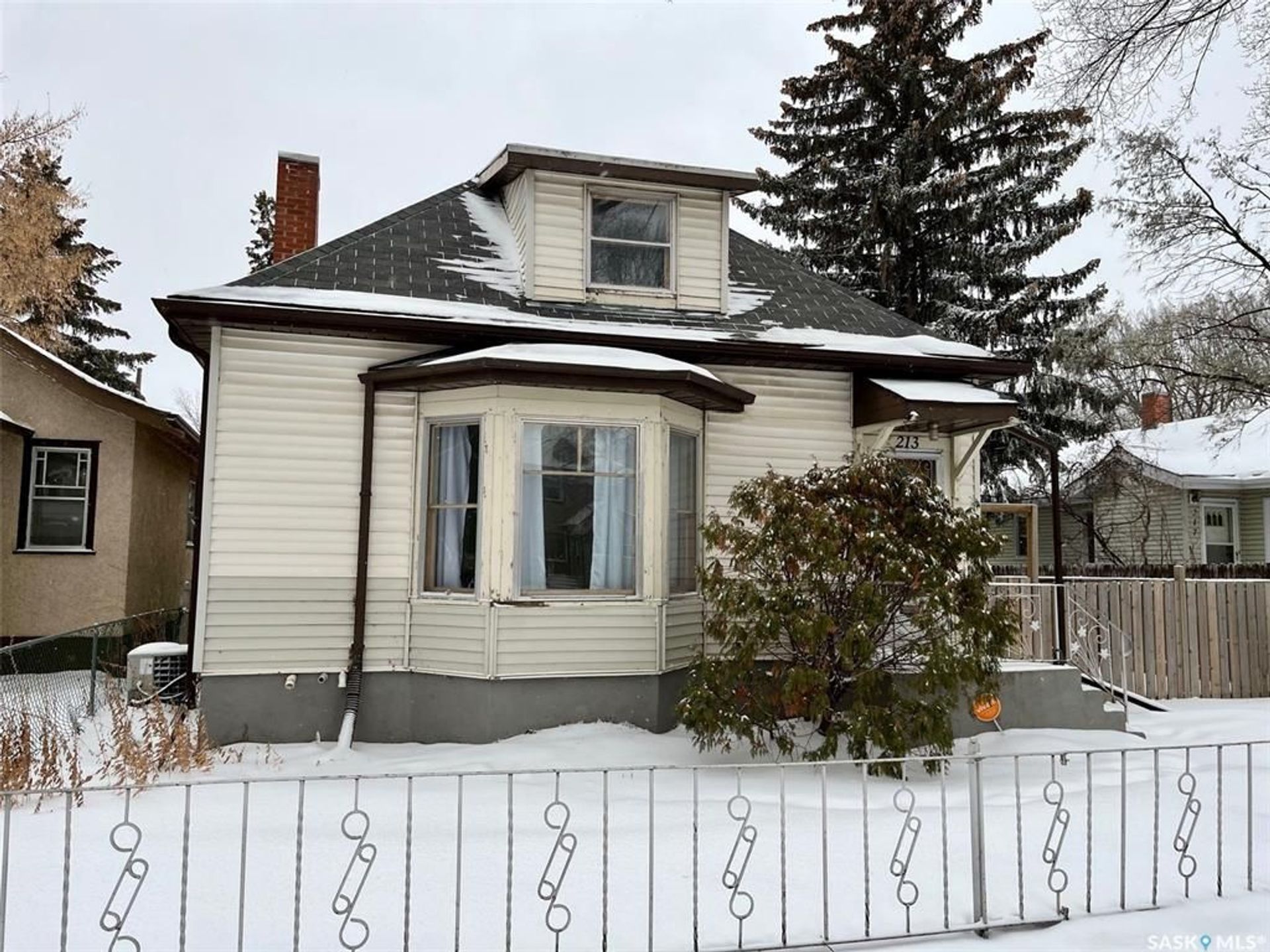 rumah dalam Saskatoon, Saskatchewan 11186138