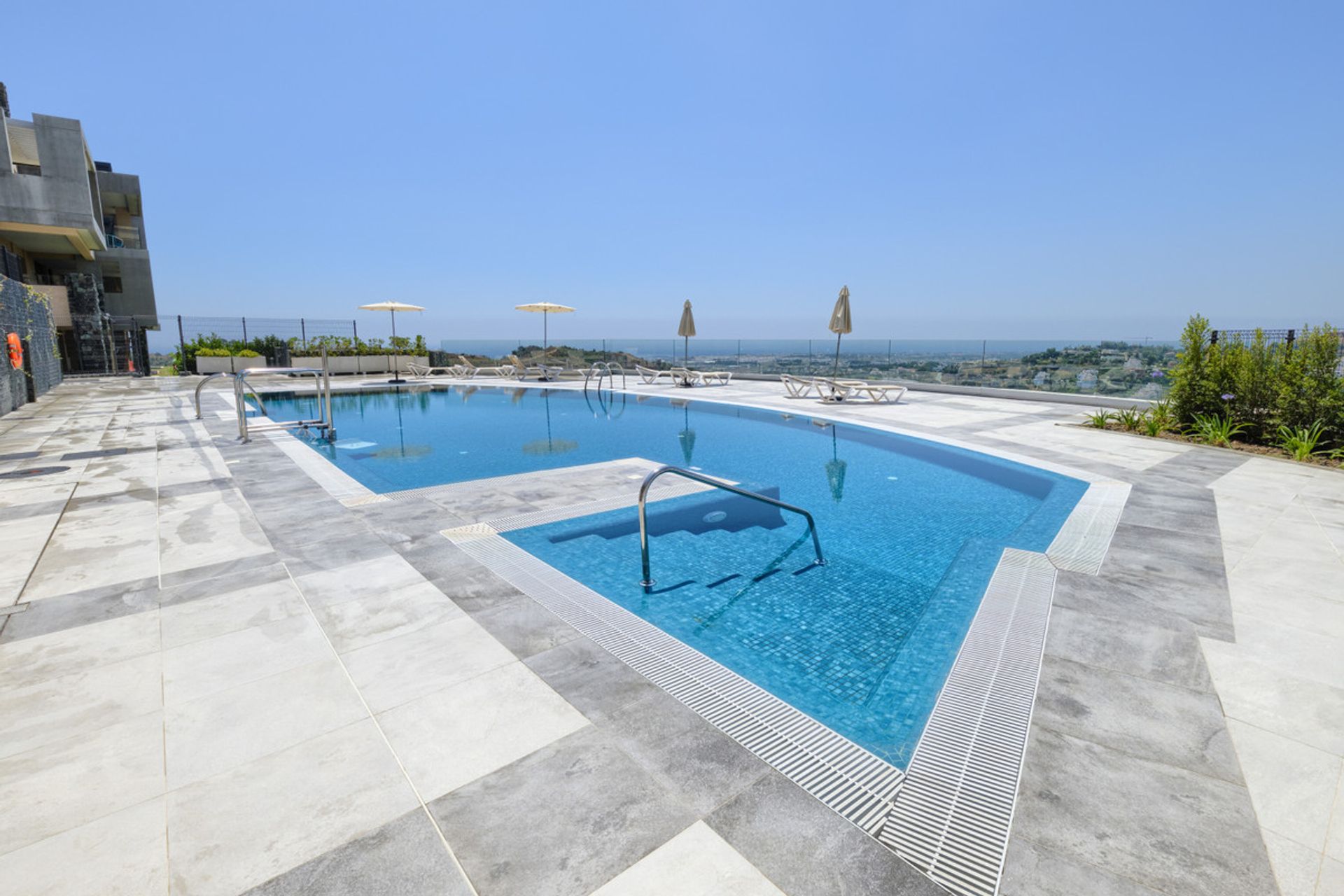 Condominium in Marbella, Andalucía 11187074