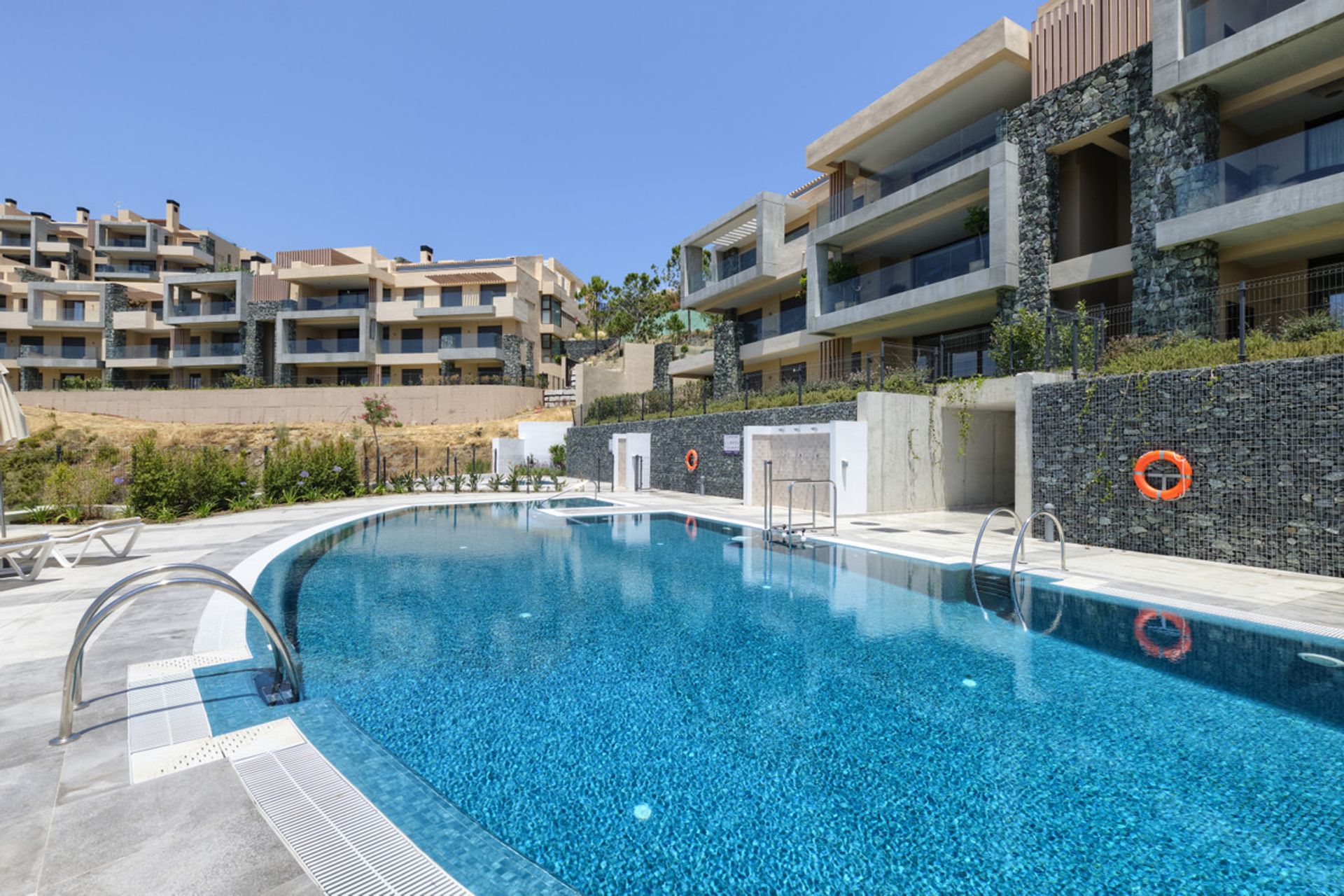 Condominium in Marbella, Andalucía 11187074