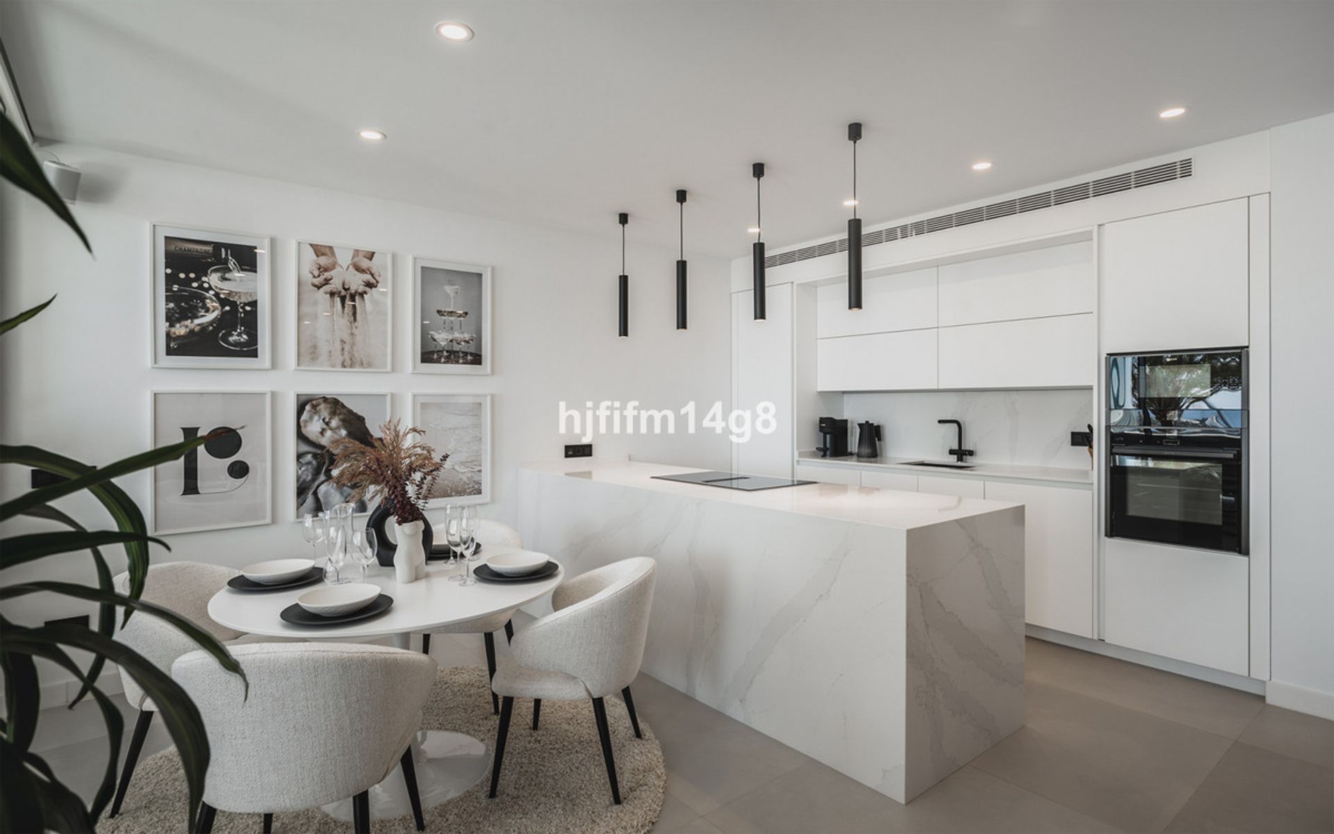 Condominium in Marbella, Andalucía 11187094